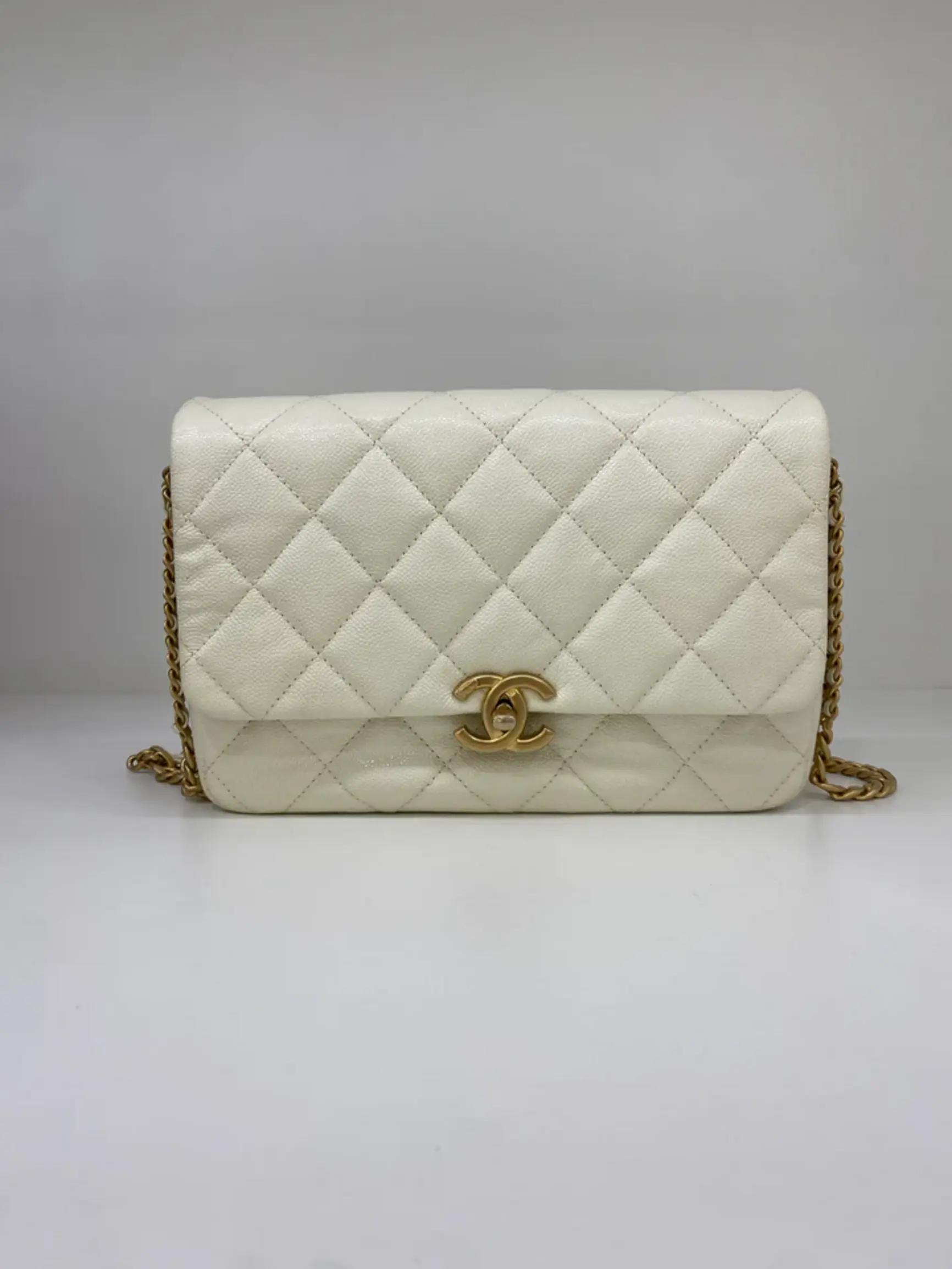 Chanel Womens White Handbags & Purses thumbnail 4