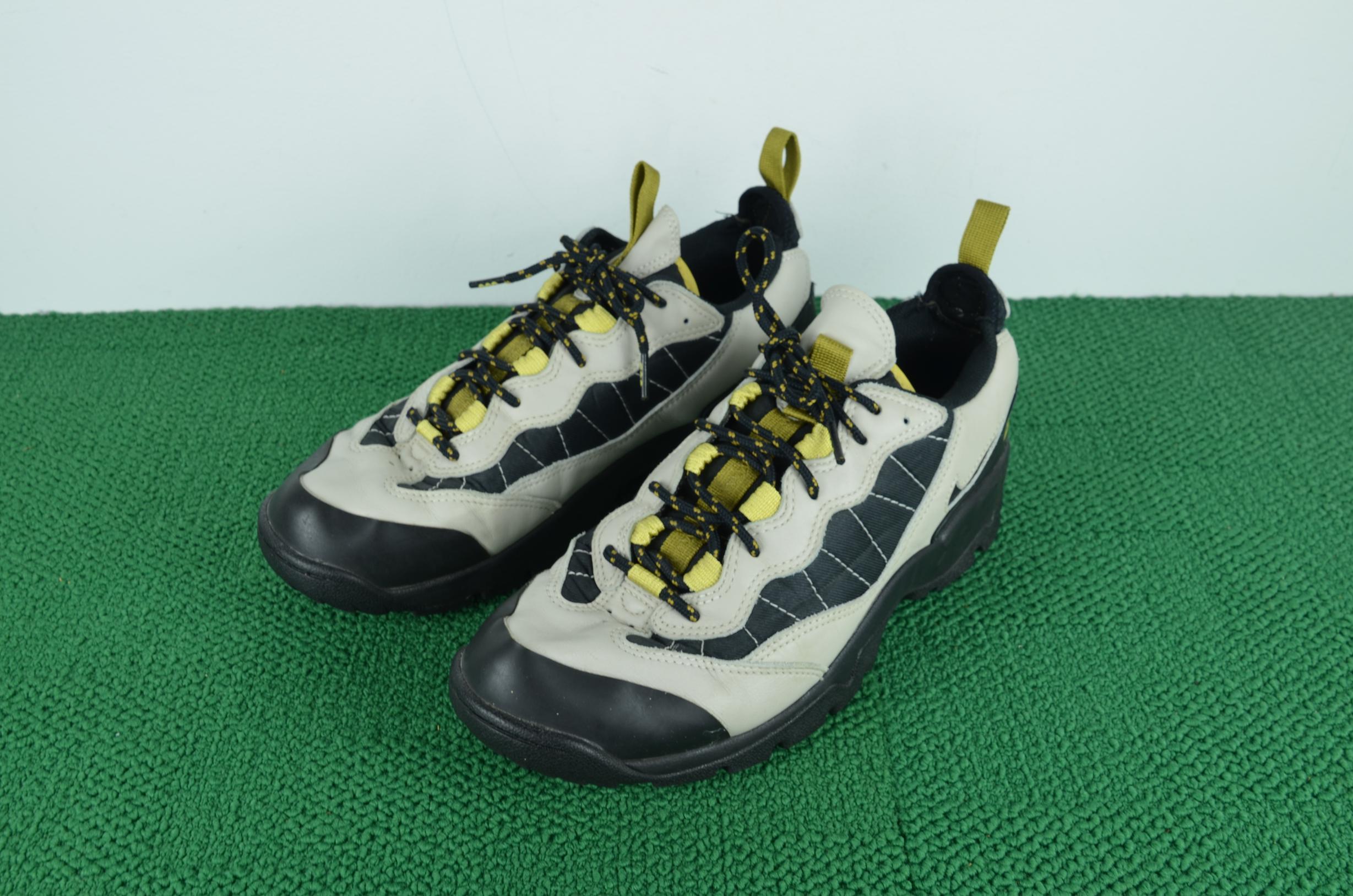 Nike ACG Air Mada Black and Celery Light Bone Sneakers thumbnail 2