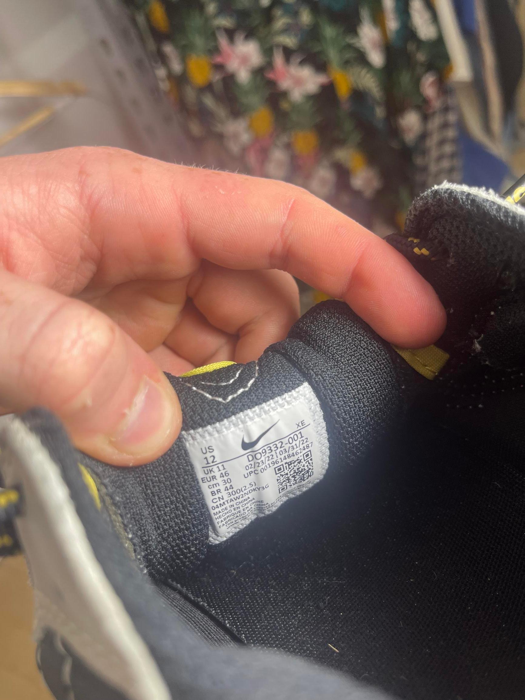 Nike ACG Air Mada Black and Celery Light Bone Sneakers thumbnail 6