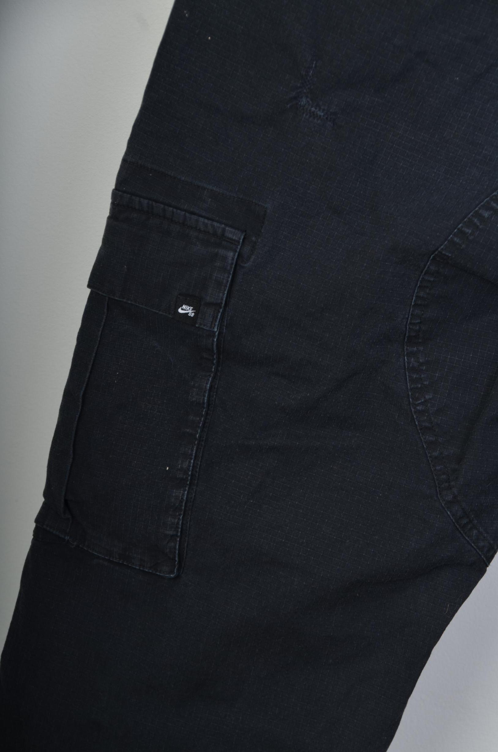 Nike Mens Black Cargo Pants thumbnail 3