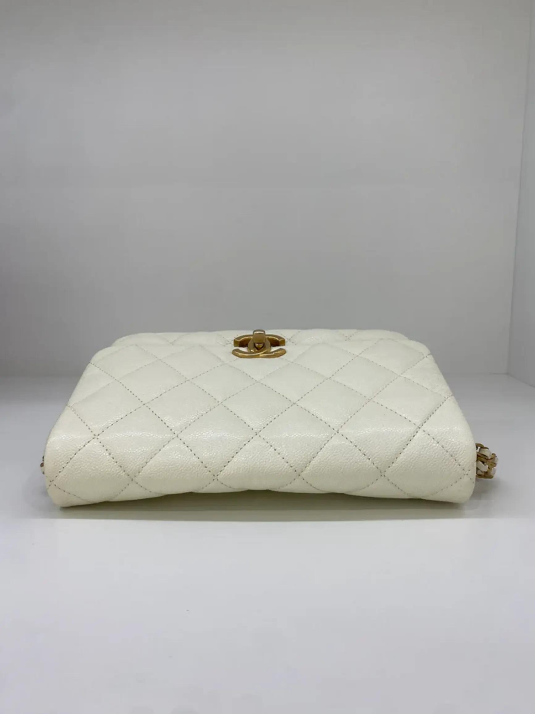 Chanel Womens White Handbags & Purses thumbnail 2