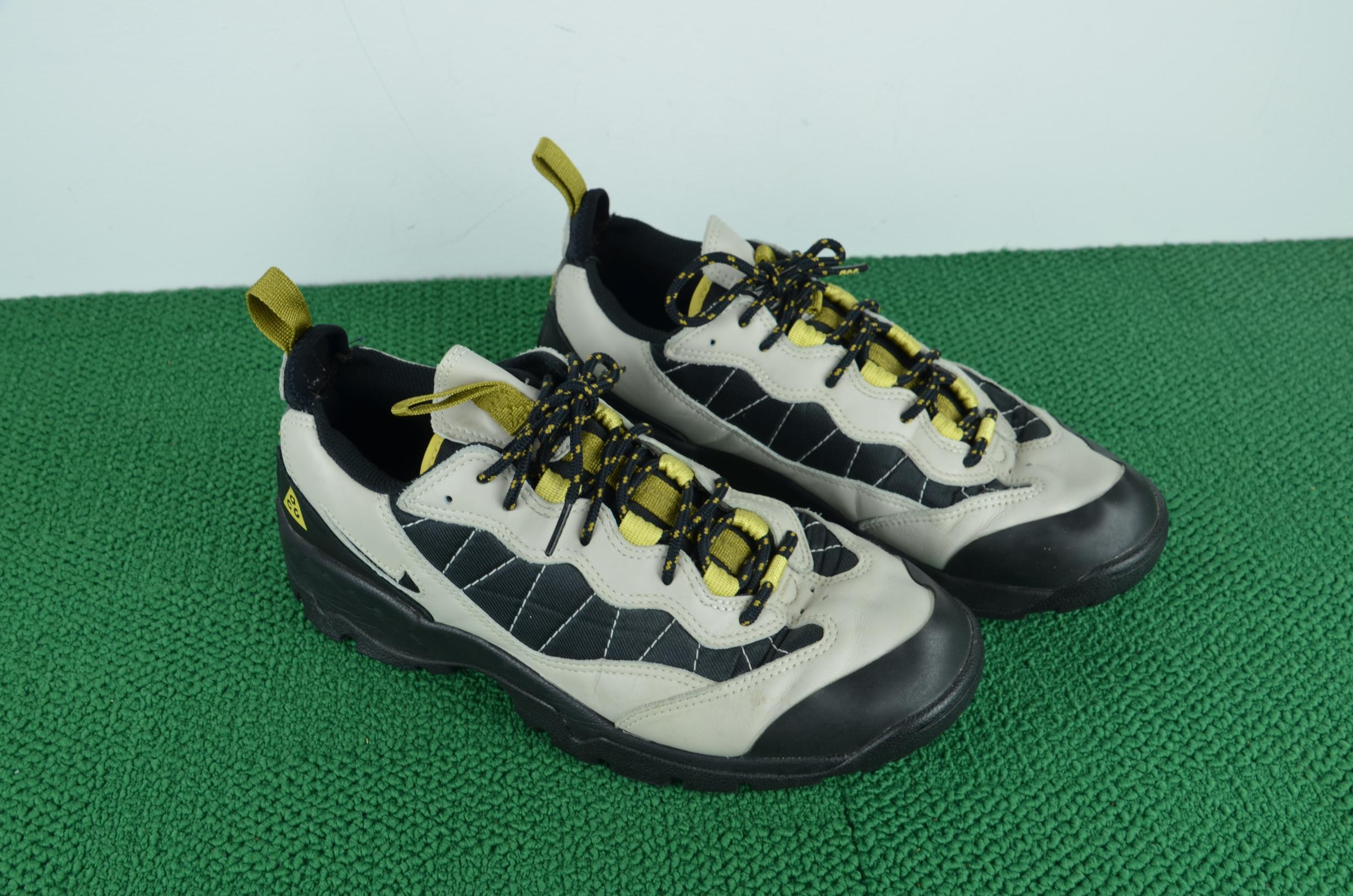 Nike ACG Air Mada Black and Celery Light Bone Sneakers thumbnail 4