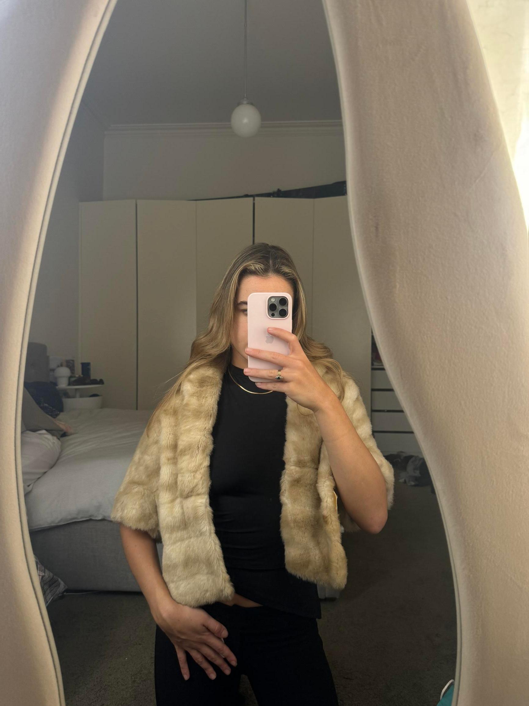 Tissavel Brown Faux Fur Cape
