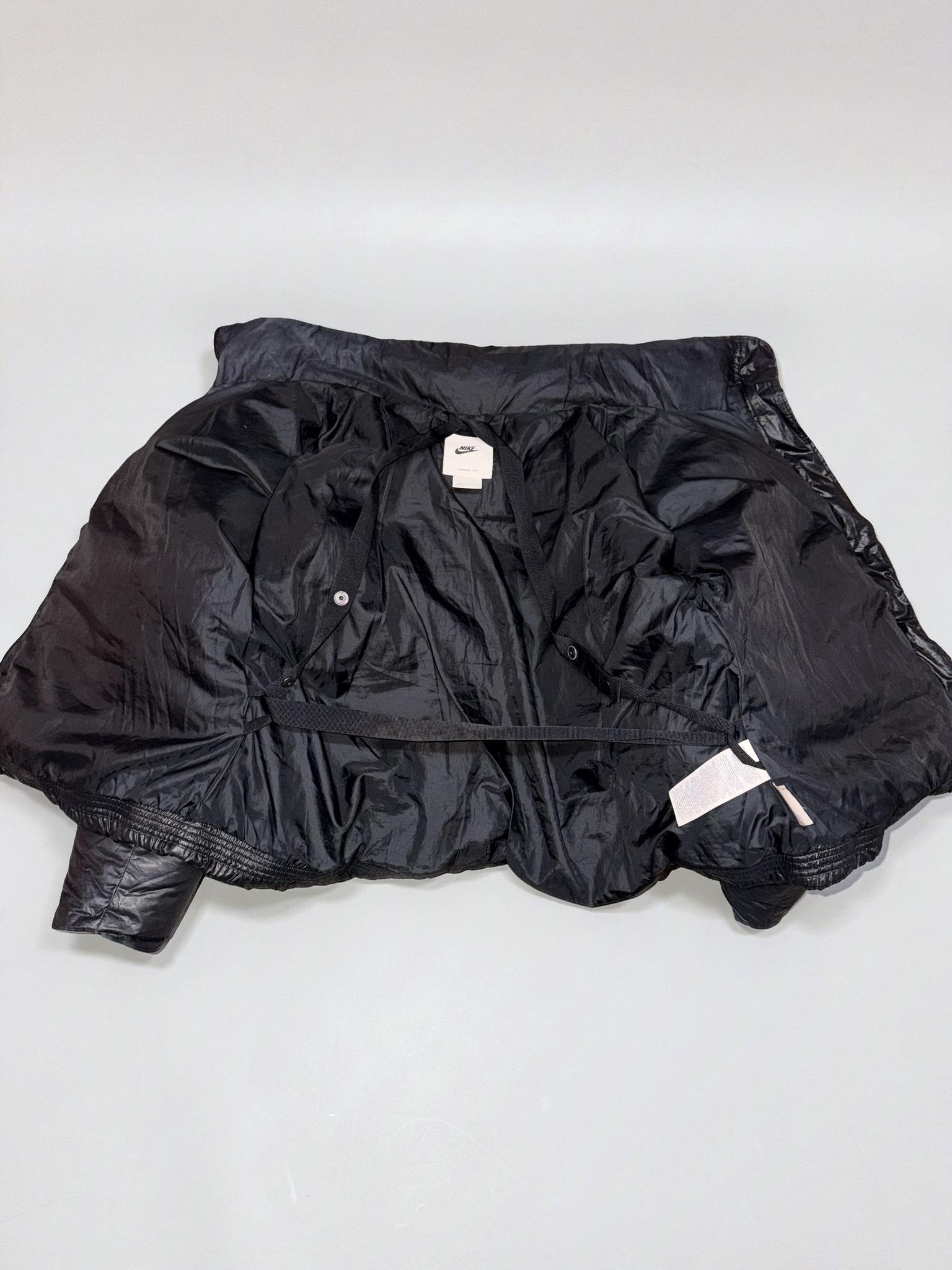 Nike Black Puffer Jacket thumbnail 3