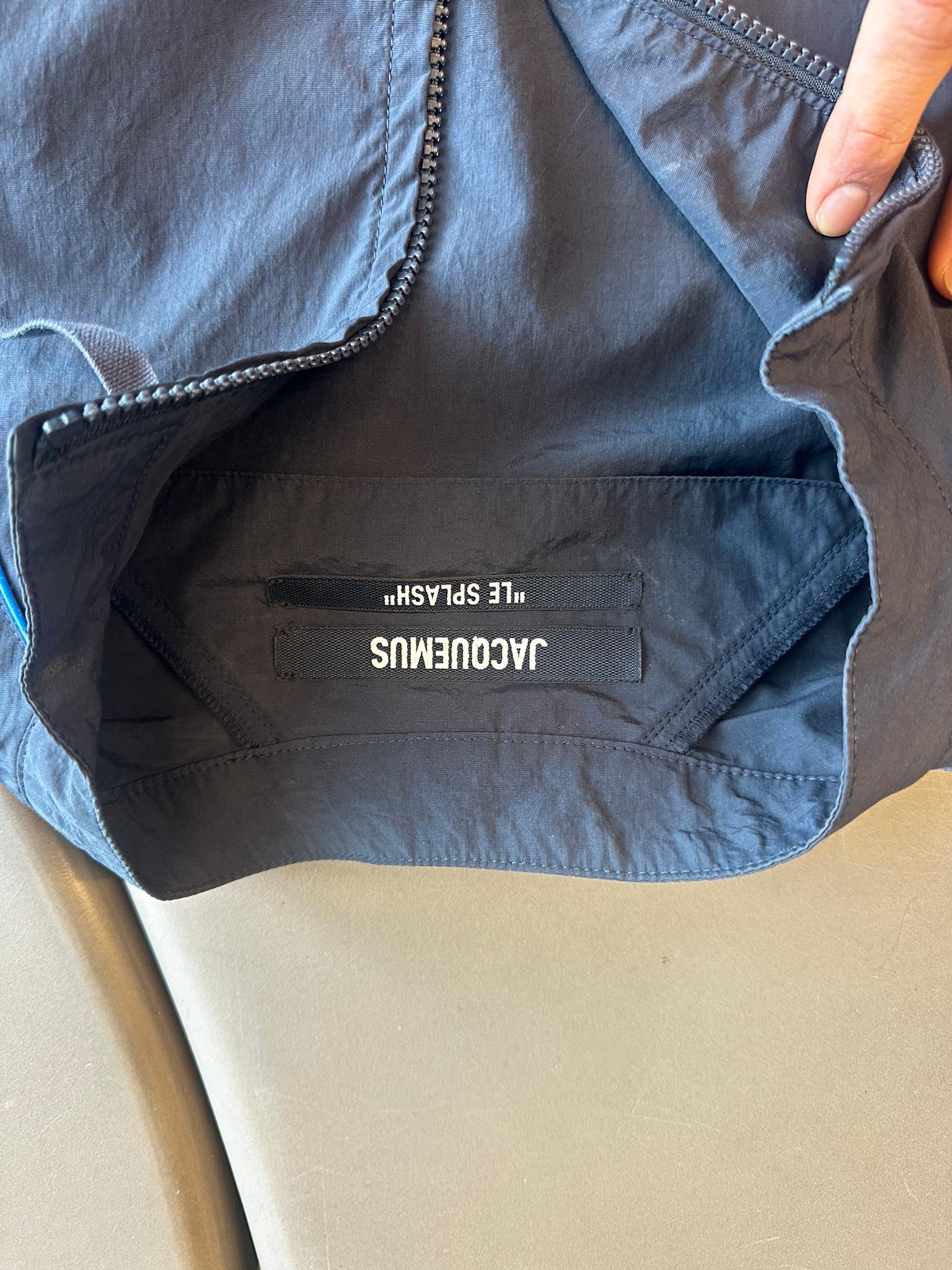 Jacquemus Le Splash Short Sleeve Half Zip Windbreaker Navy (Size 52) thumbnail 2