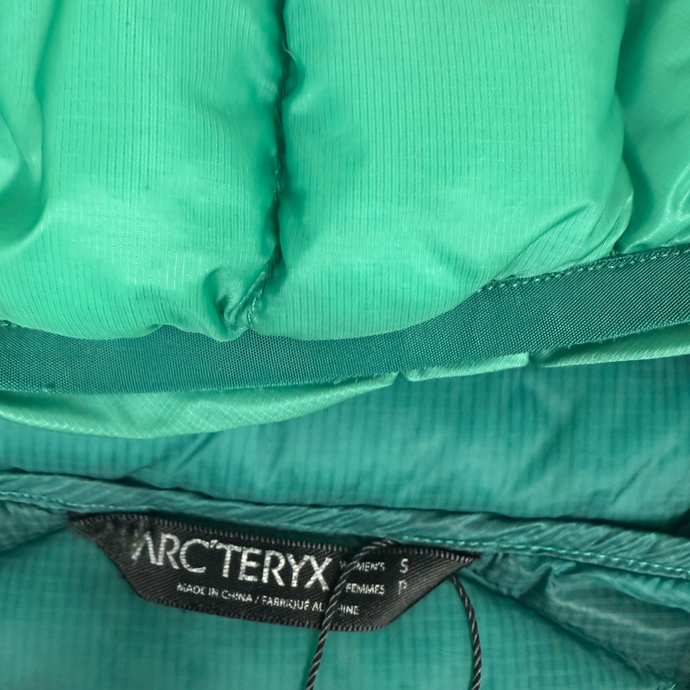 Arcteryx Cerium LT Hooded Down Jacket Blue-Green (Size S Womens) thumbnail 5