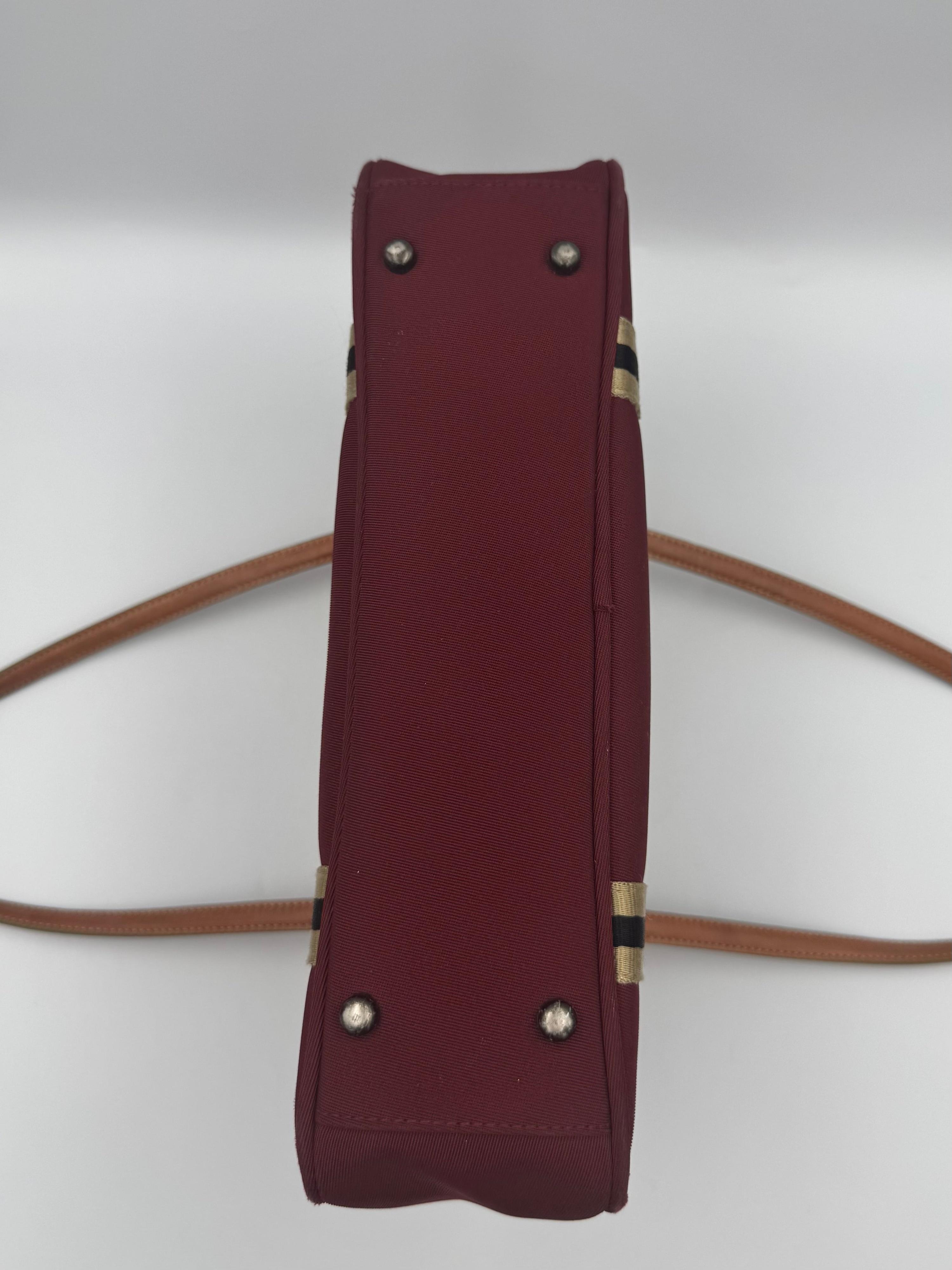 Elle Maroon Shoulder Bag thumbnail 11