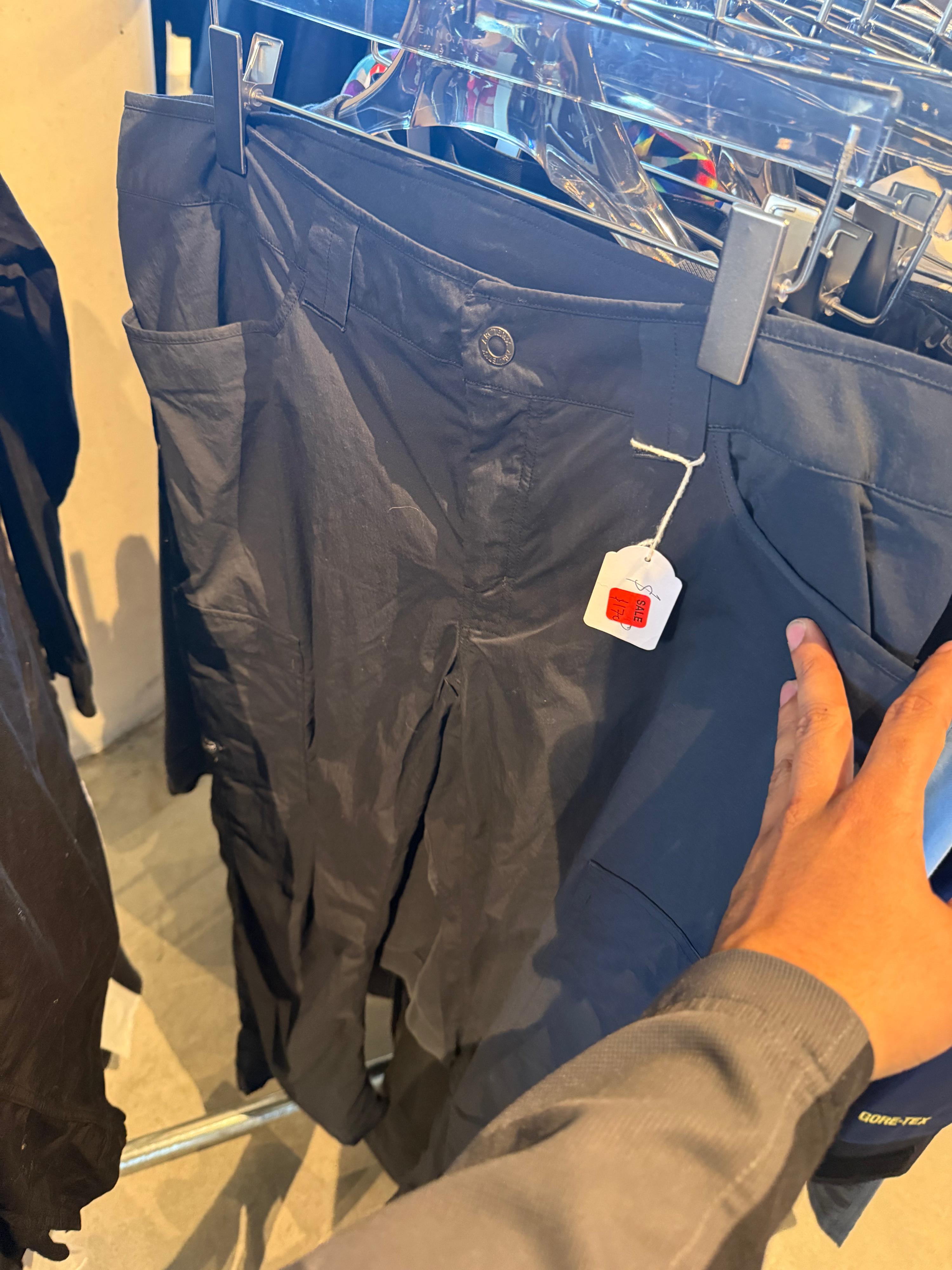 Arc'teryx Nylon Cargo Pants Navy (Size 32”)