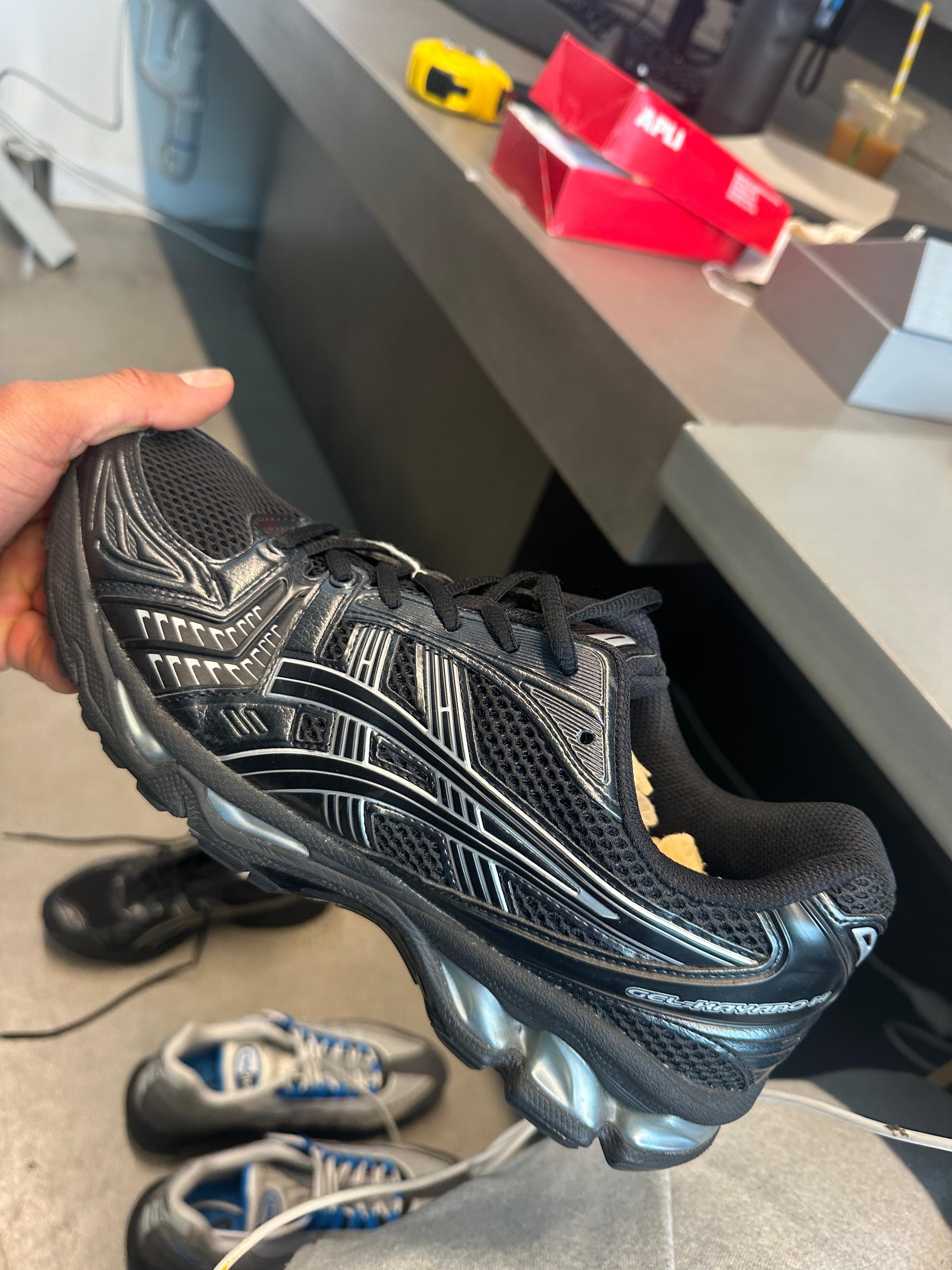 ASICS Gel-Kayano 14 Sneakers Black/Pure Silver (Size US10/UK9)