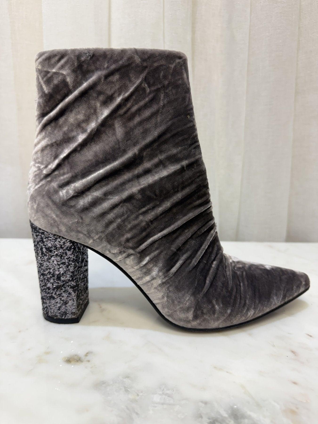 Custom Made Grey Velvet Ankle Boots 39