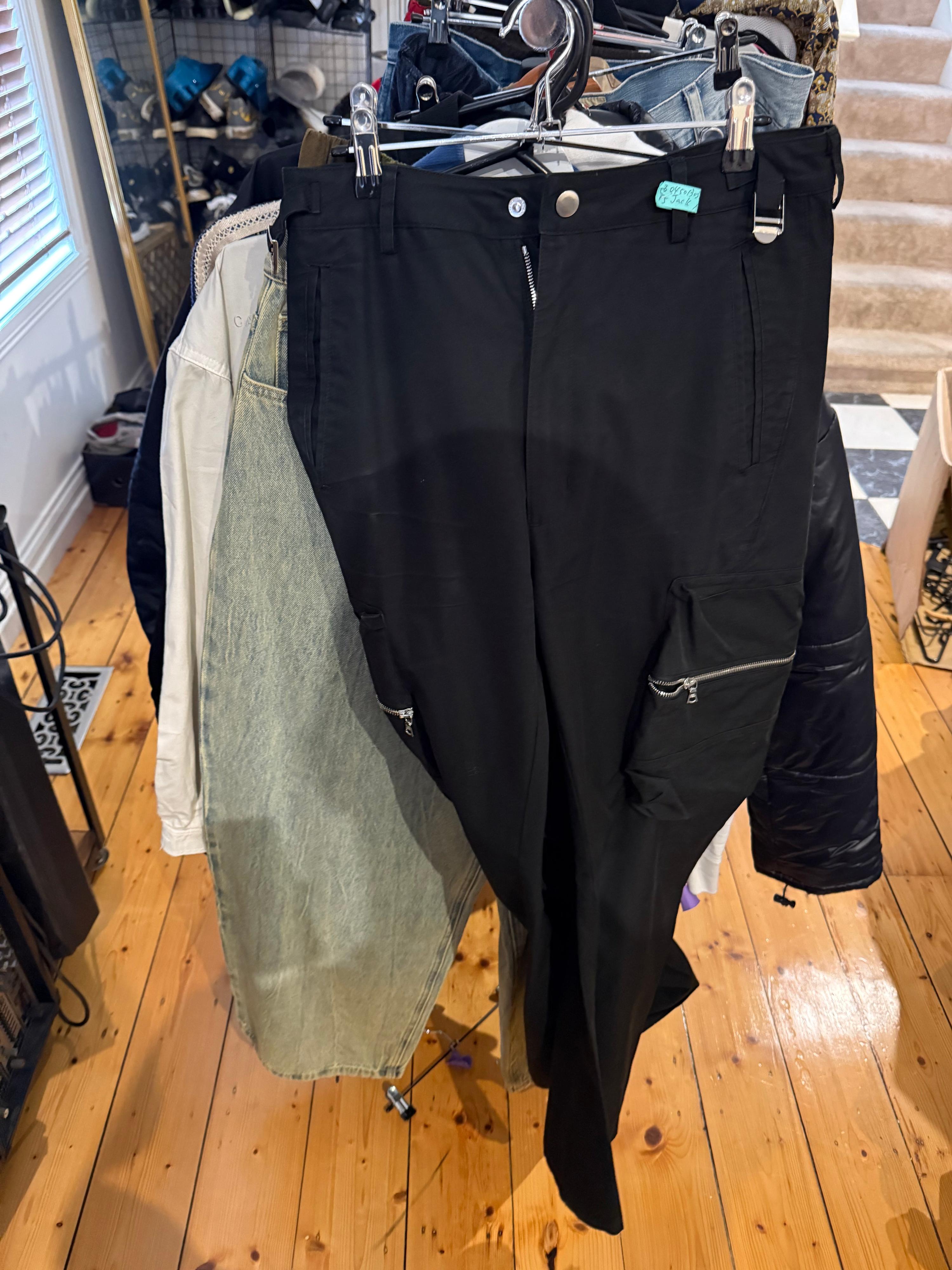 CMMAWEAR FW22 Articulated Cargo Pants Black (Size M)