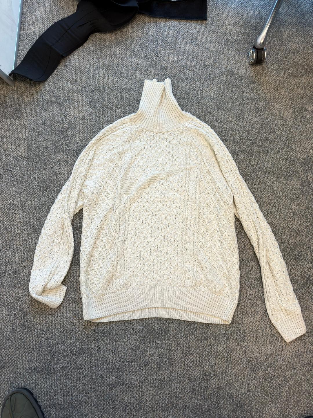 nike sweaters L