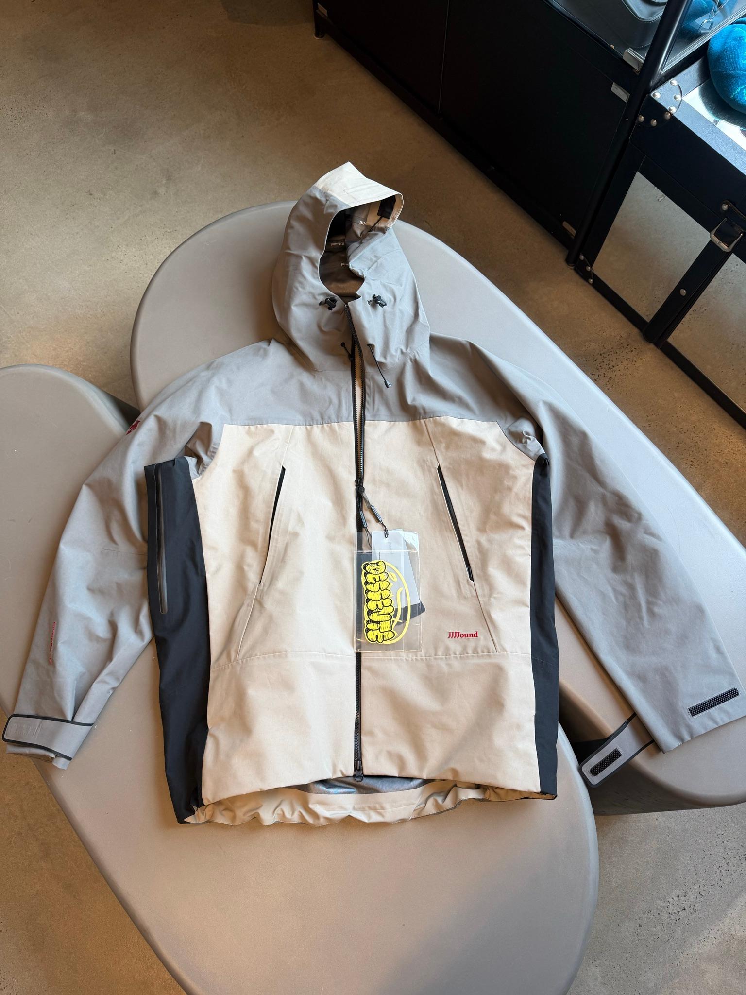 Descente ALLTERRAIN x JJJound 2025 Hardshell Jacket Beige (Size L)