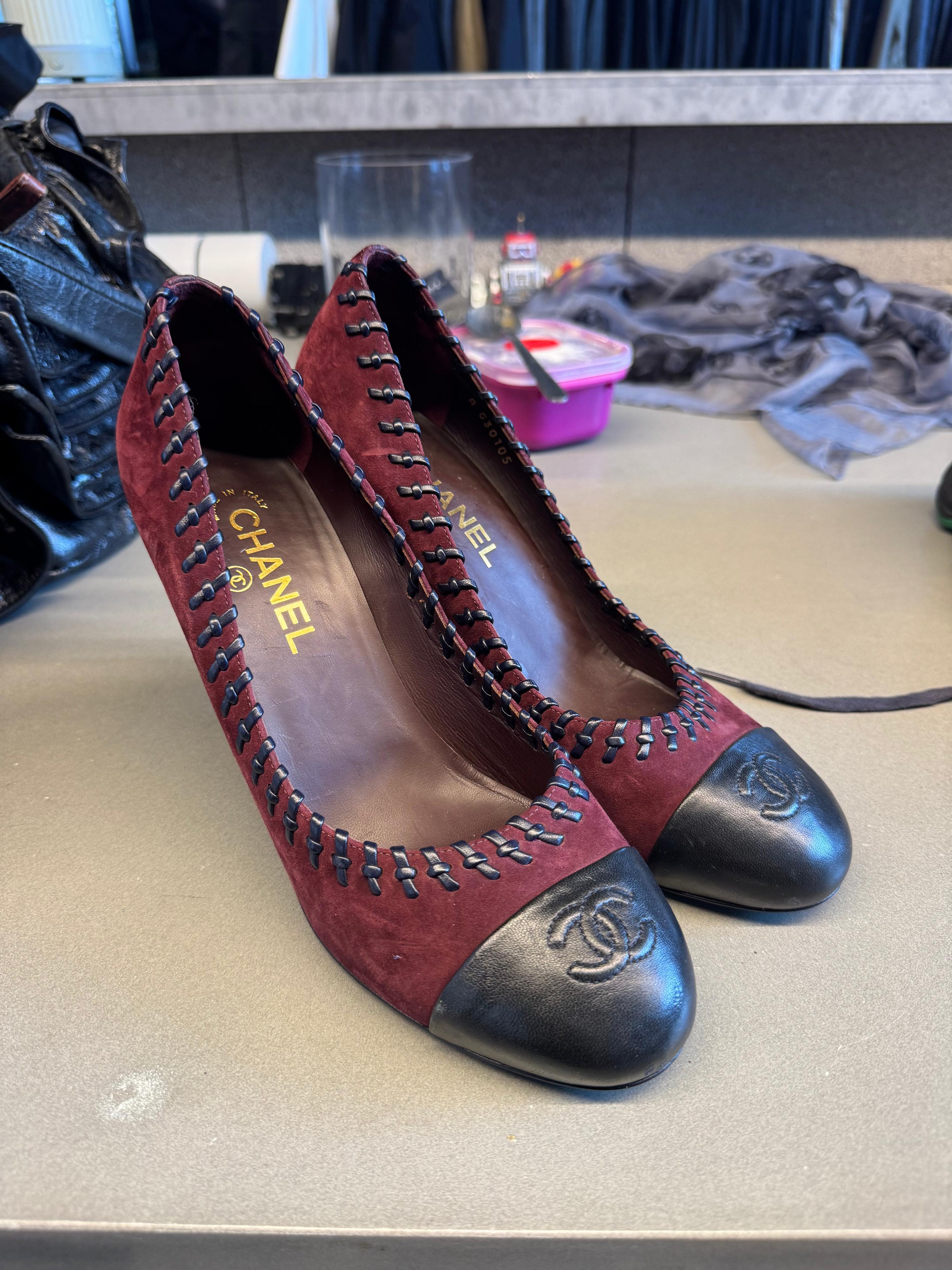 Chanel Whipstitched CC Cap Toe Suede/Leather Pumps Burgundy (Size EU40.5)