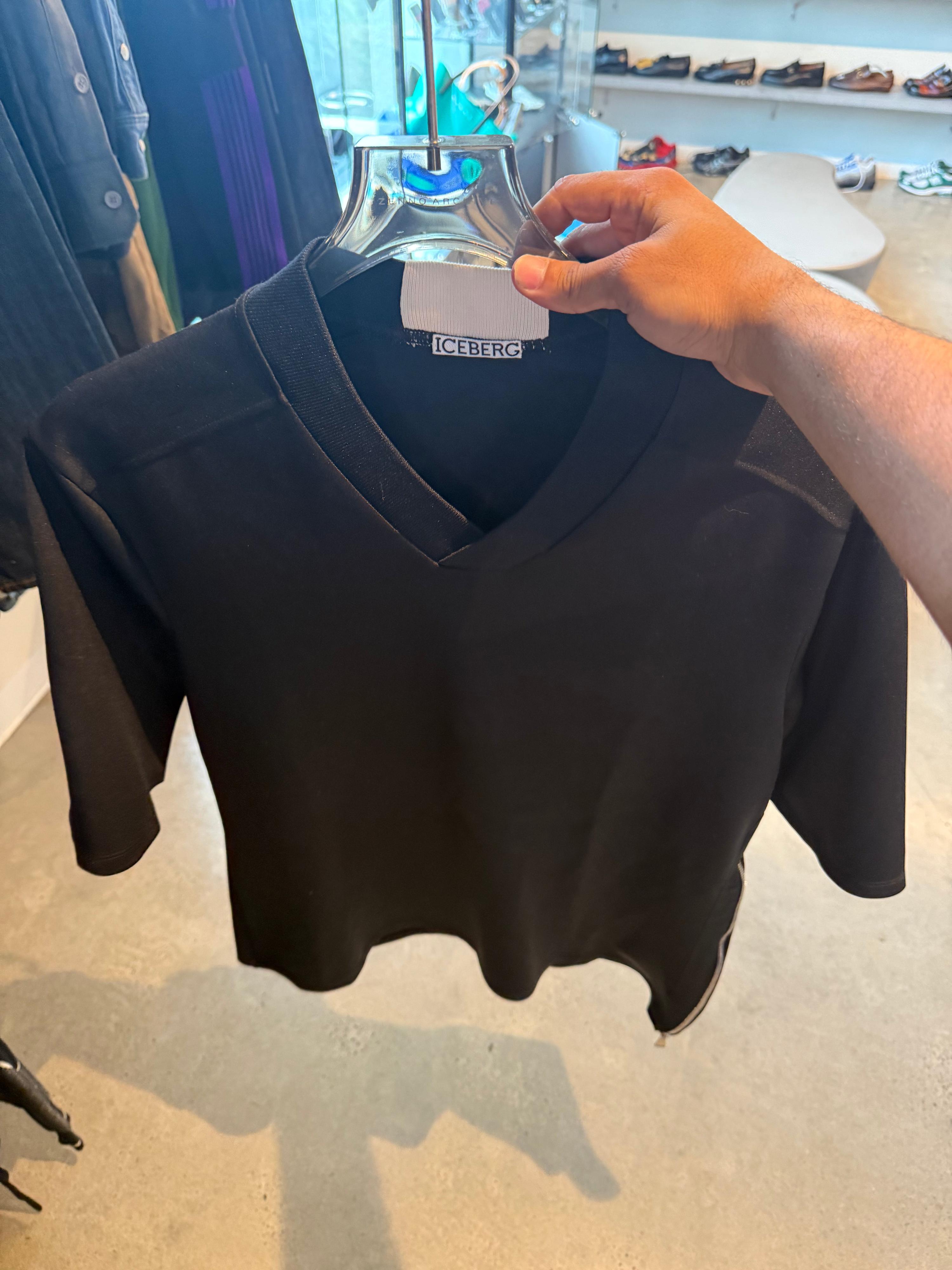 Iceberg Side-Zip V-Neck T-Shirt Black (Size L)