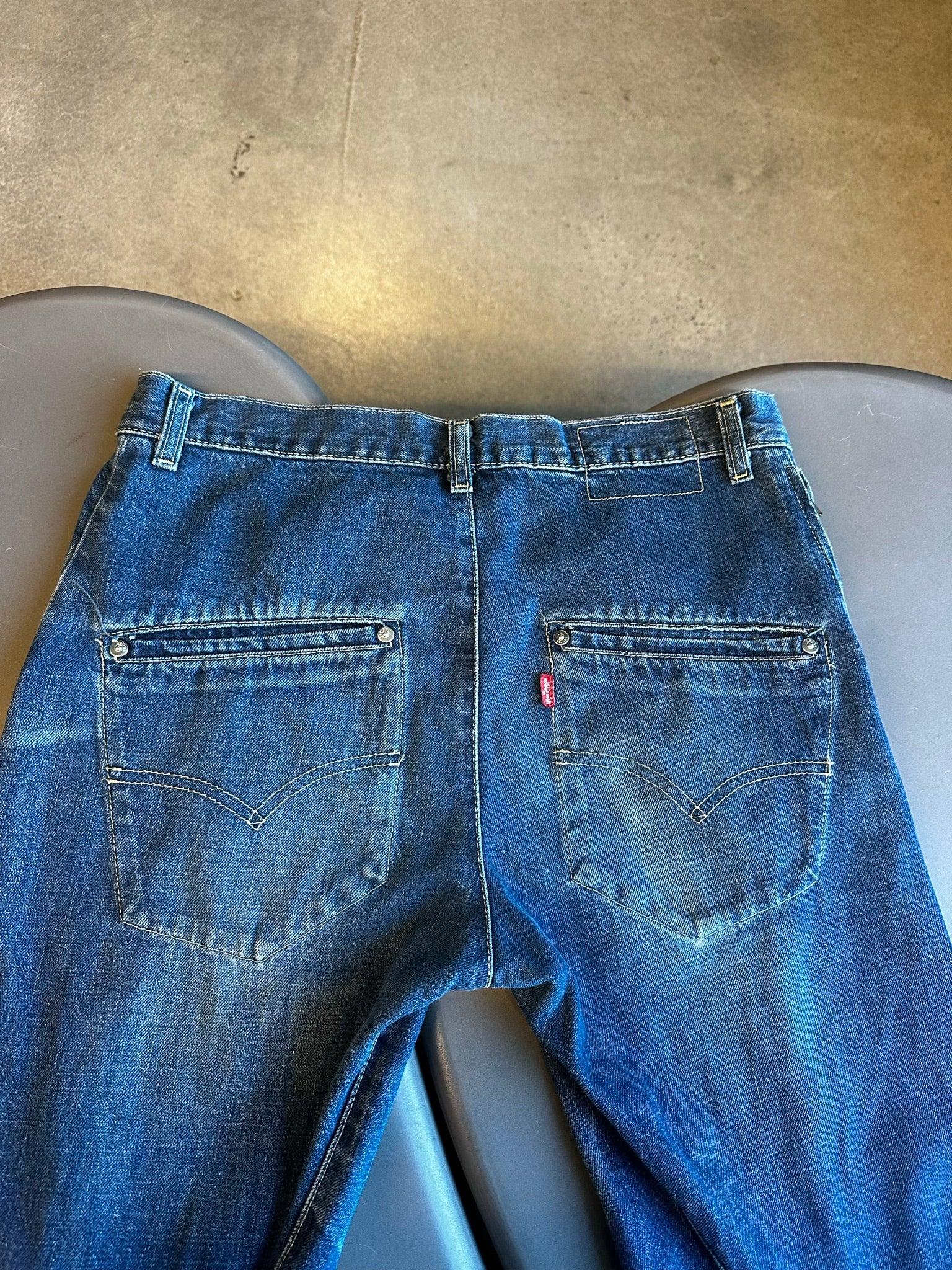 Levi's Engineered 2003 Twisted Seam Washed Denim Jeans Blue 10007 1651 (Size 32”) thumbnail 3
