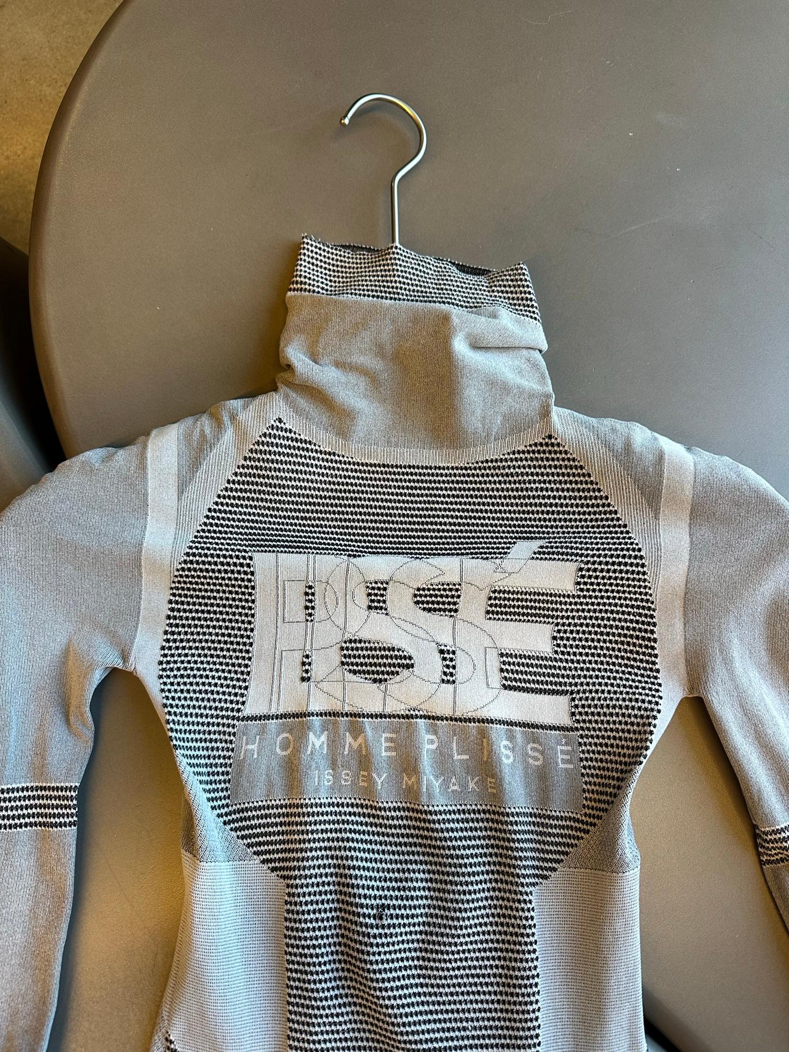 Issey Miyake Homme Plissé  Turtleneck Graphic Knit Top Grey (As Is) (One Size) thumbnail 2