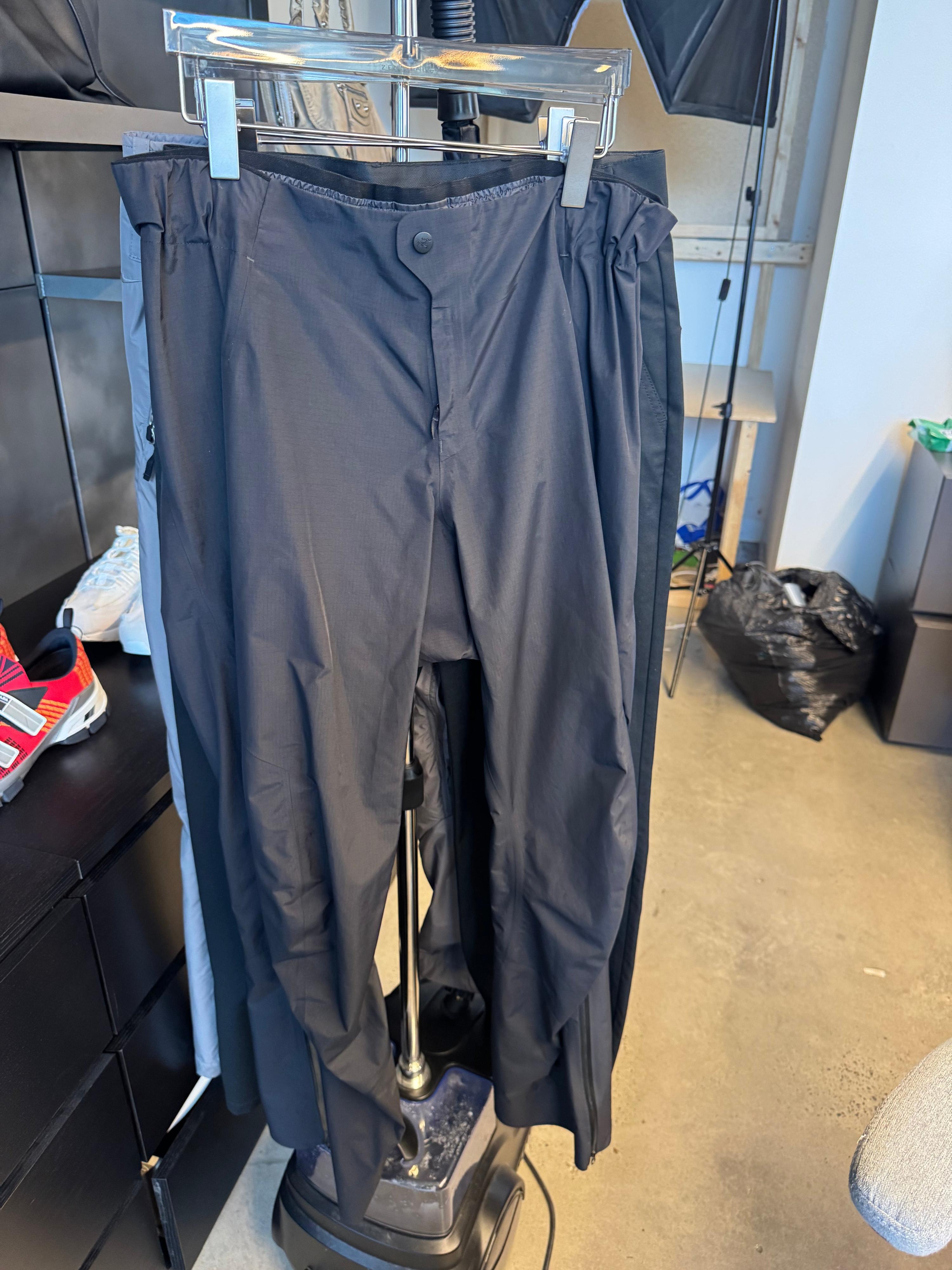 ARC’TERYX Zip Pants Black (Size L)