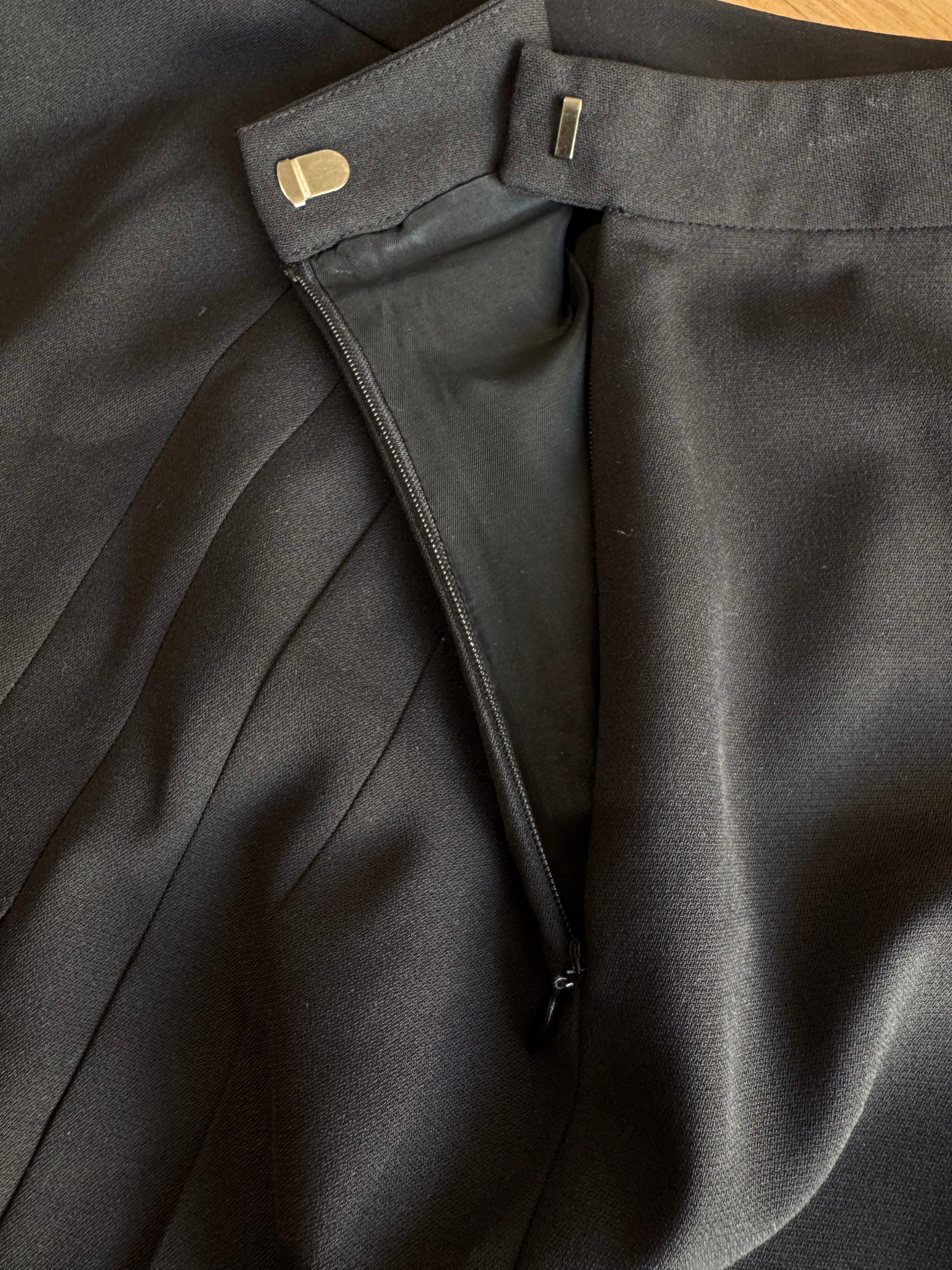G2000 Black Pleated Skirt - size 9 thumbnail 6