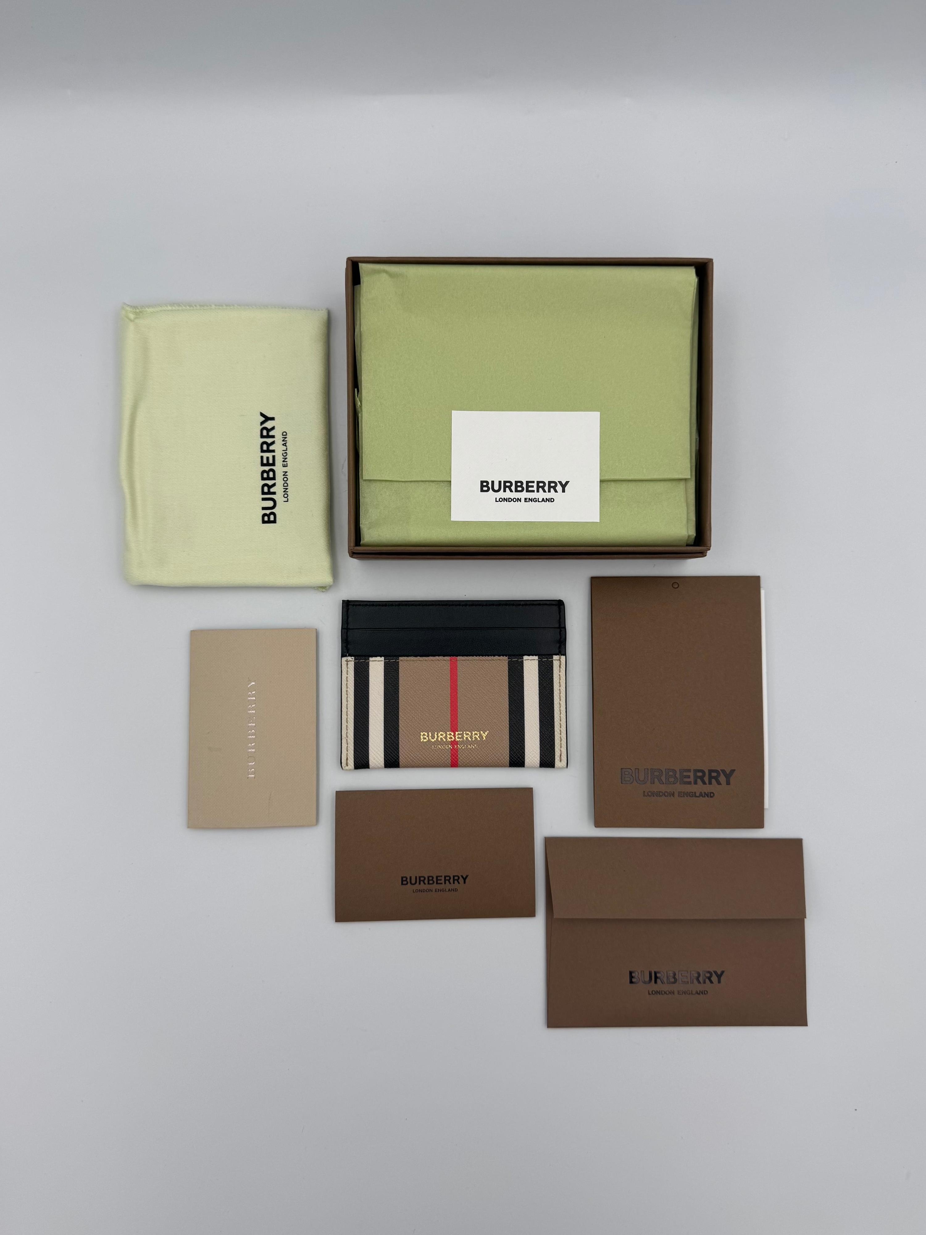 BURBERRY Card Holder BNWT