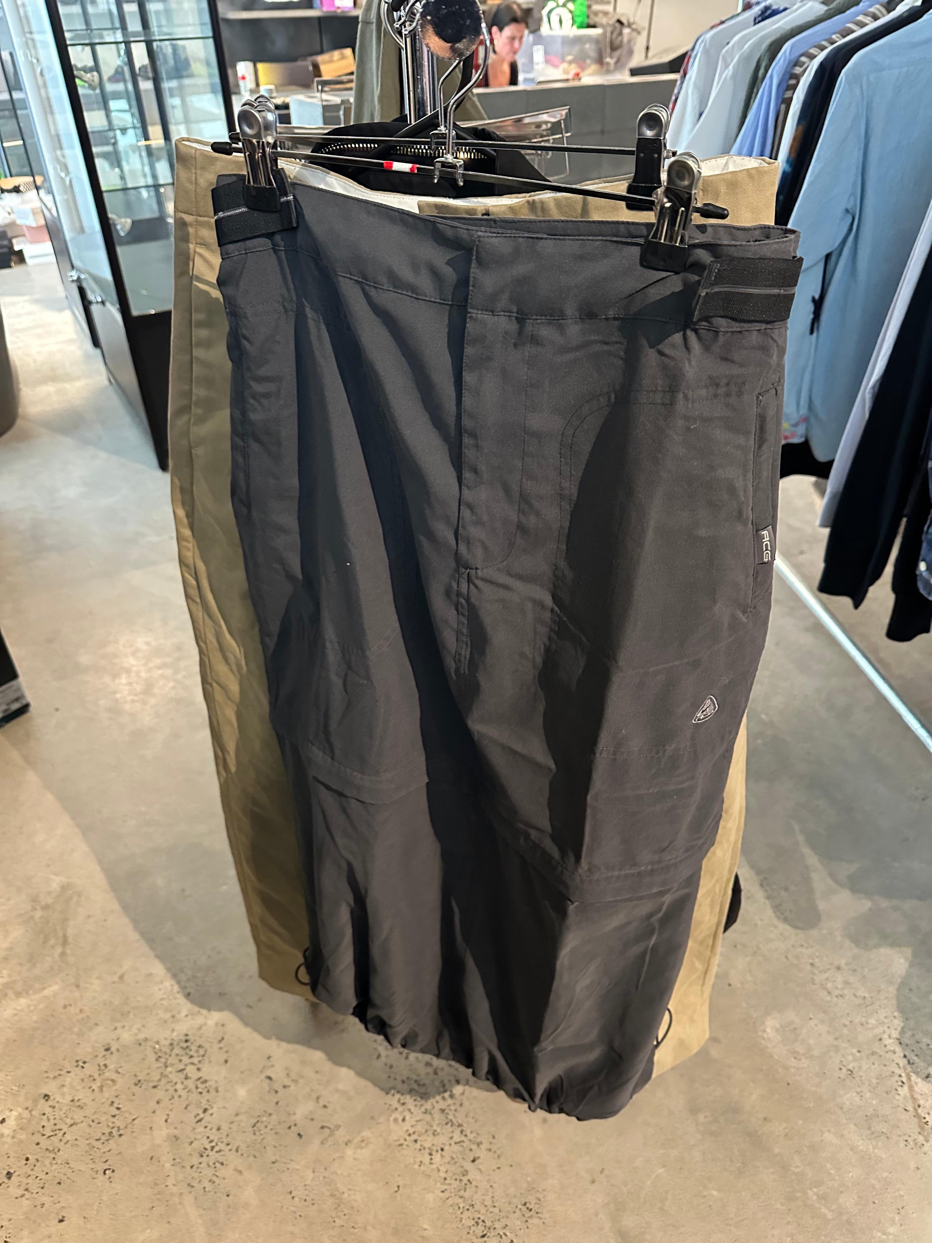 Nike ACG 00s Convertible Nylon Skirt Grey (Size L Womens)