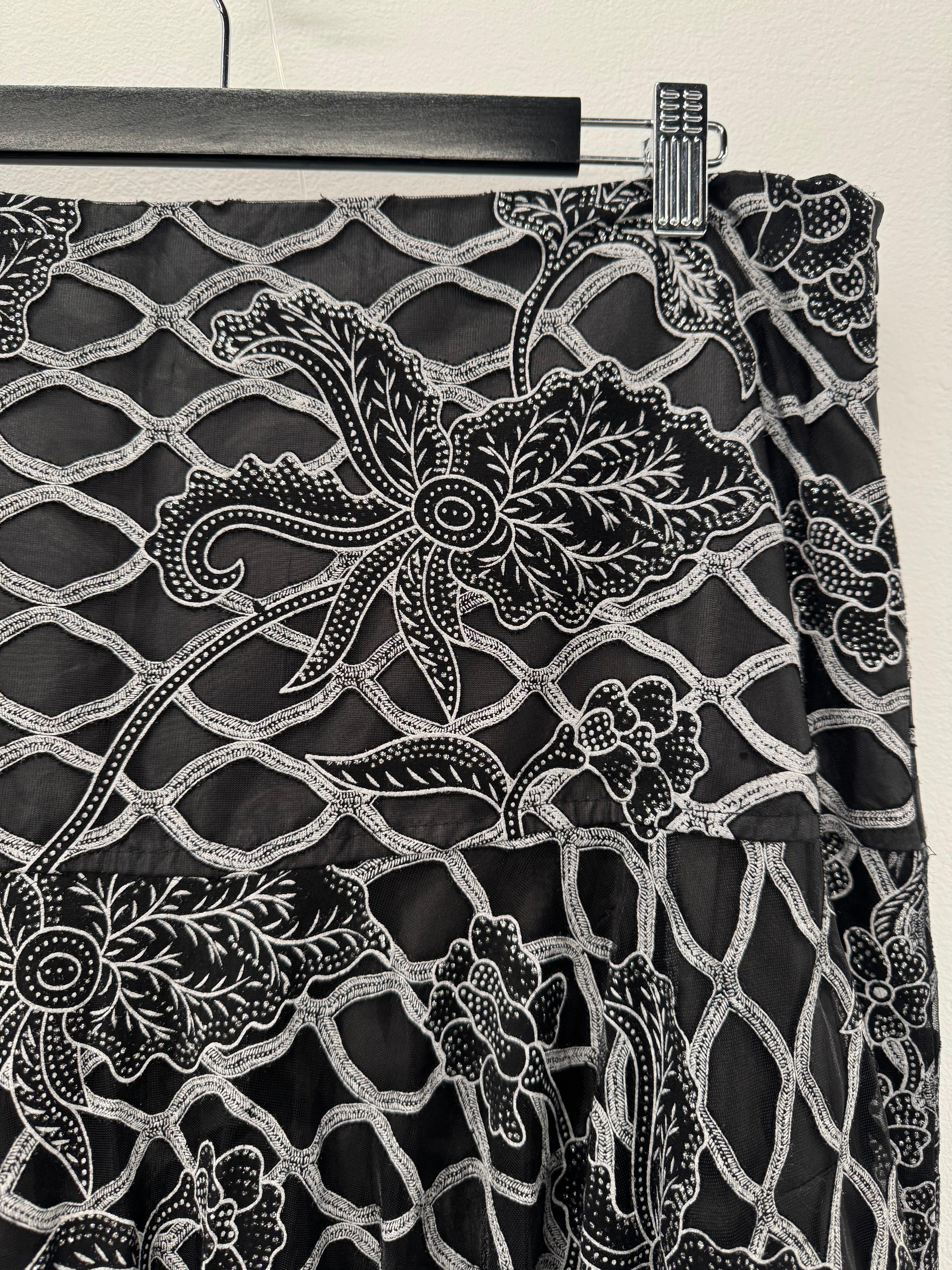 Vintage CKM black printed midi skirt - Size 16 thumbnail 3