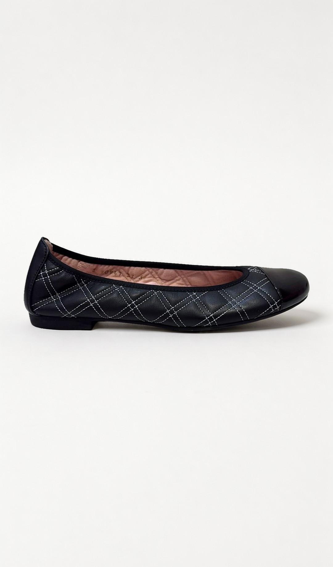 Pretty Ballerinas Black Quilted Ballet Flats 36 EU 38 thumbnail 2