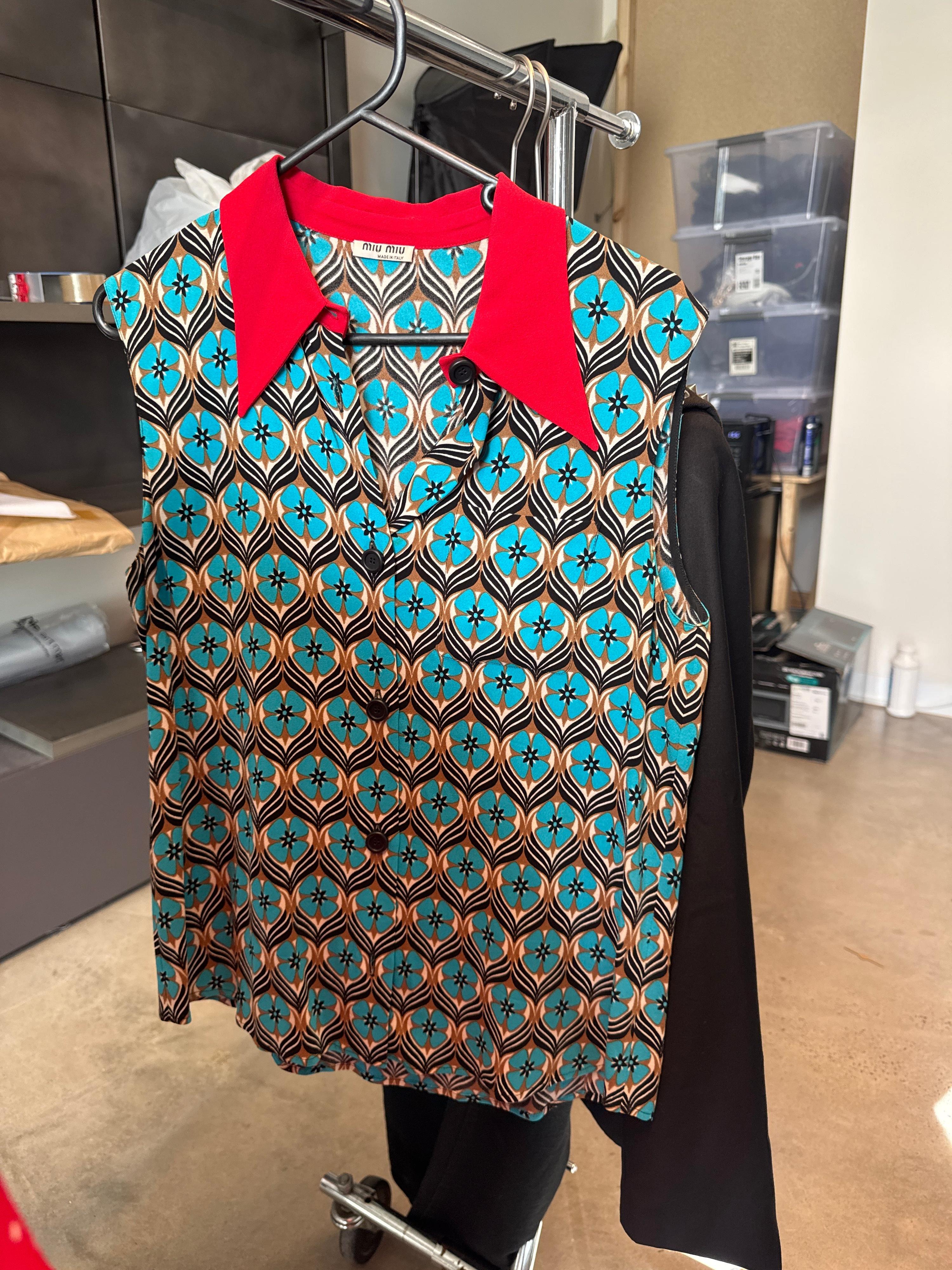 Miu Miu 2015 Crepe Floral Sleeveless Shirt (Size 40)