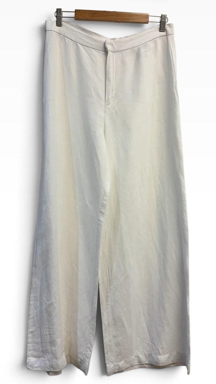 White Pants thumbnail 3