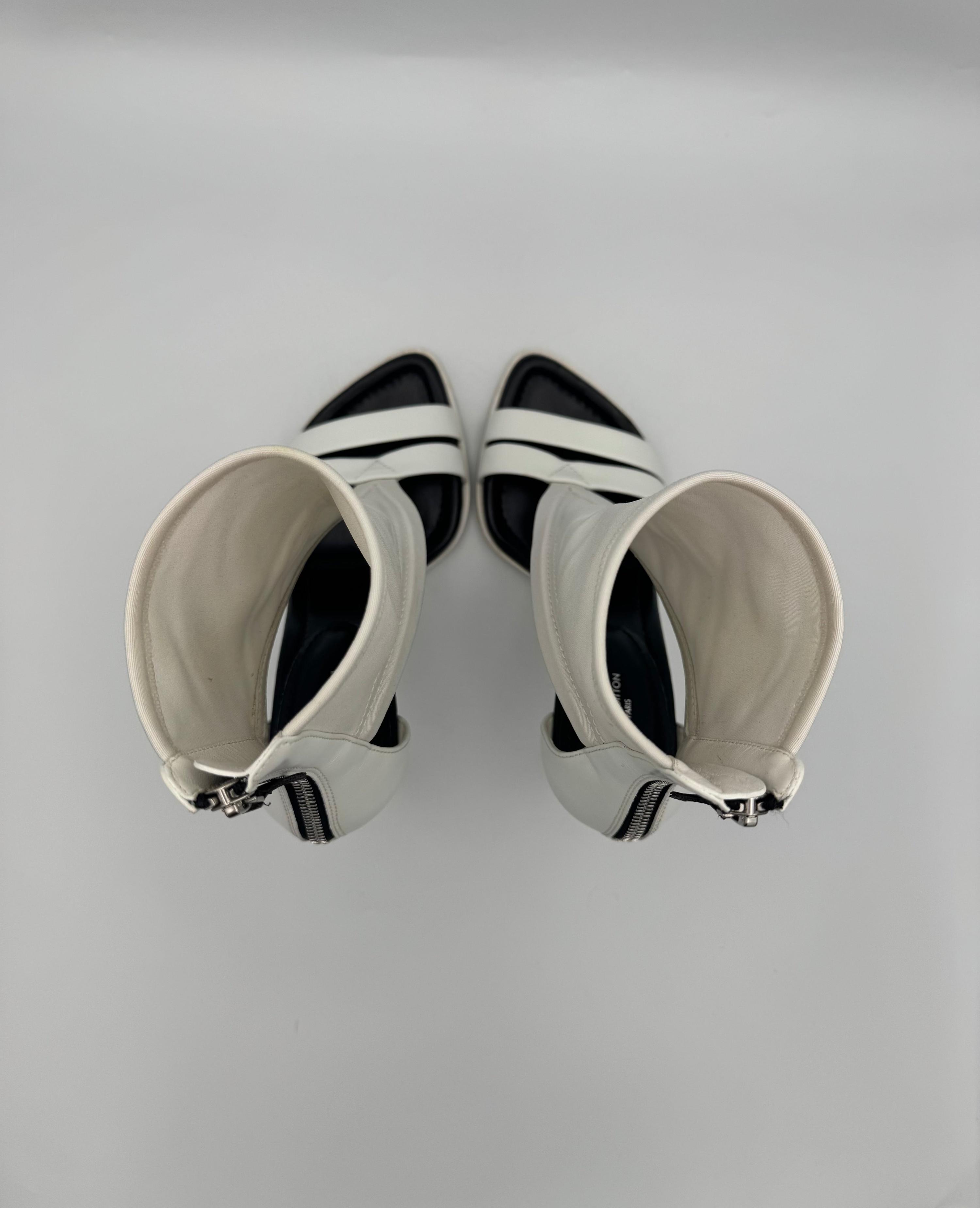 LOUIS VUITTON White Cutout Heels Size 38 thumbnail 10