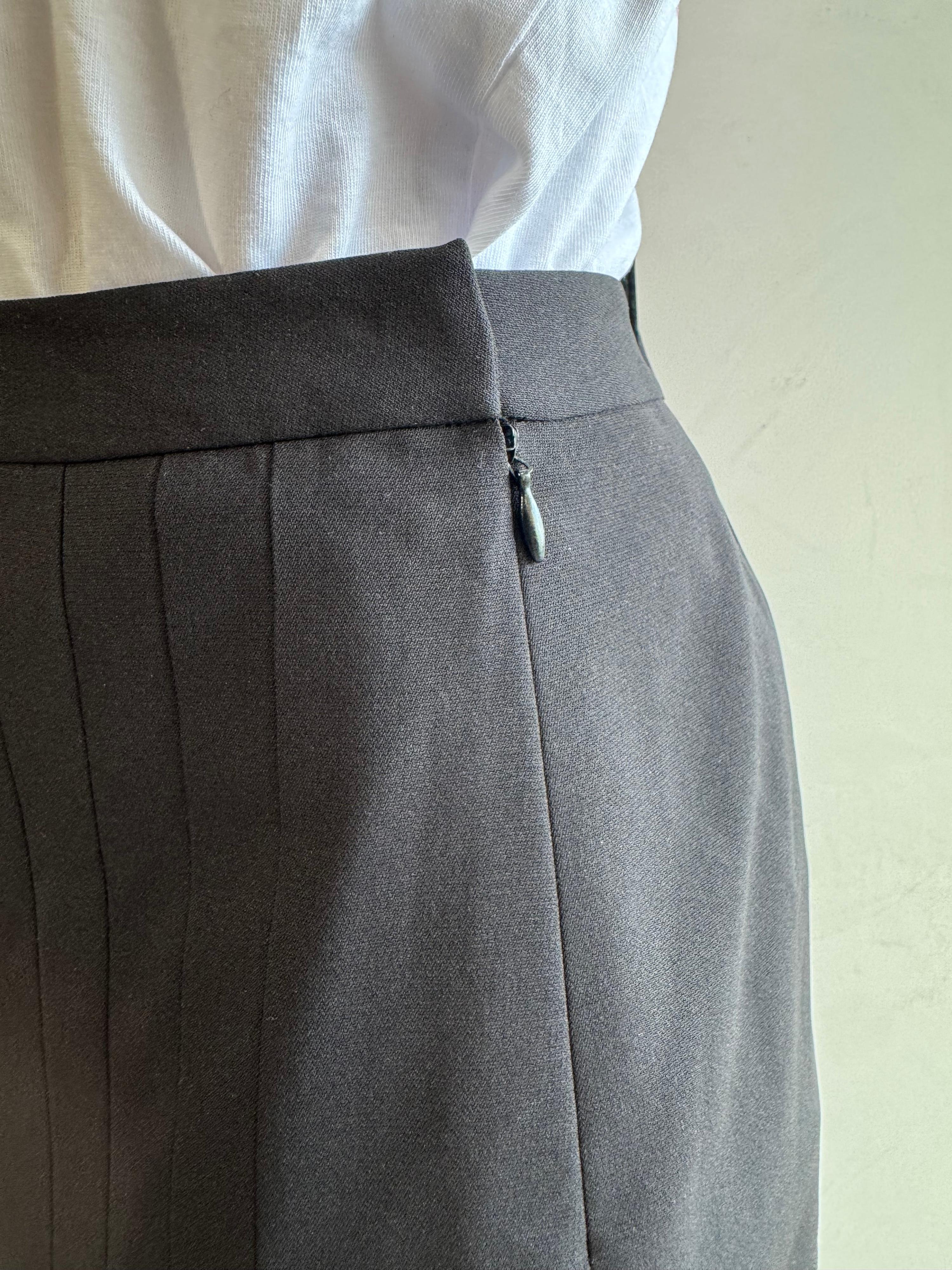 G2000 Black Pleated Skirt - size 9 thumbnail 4