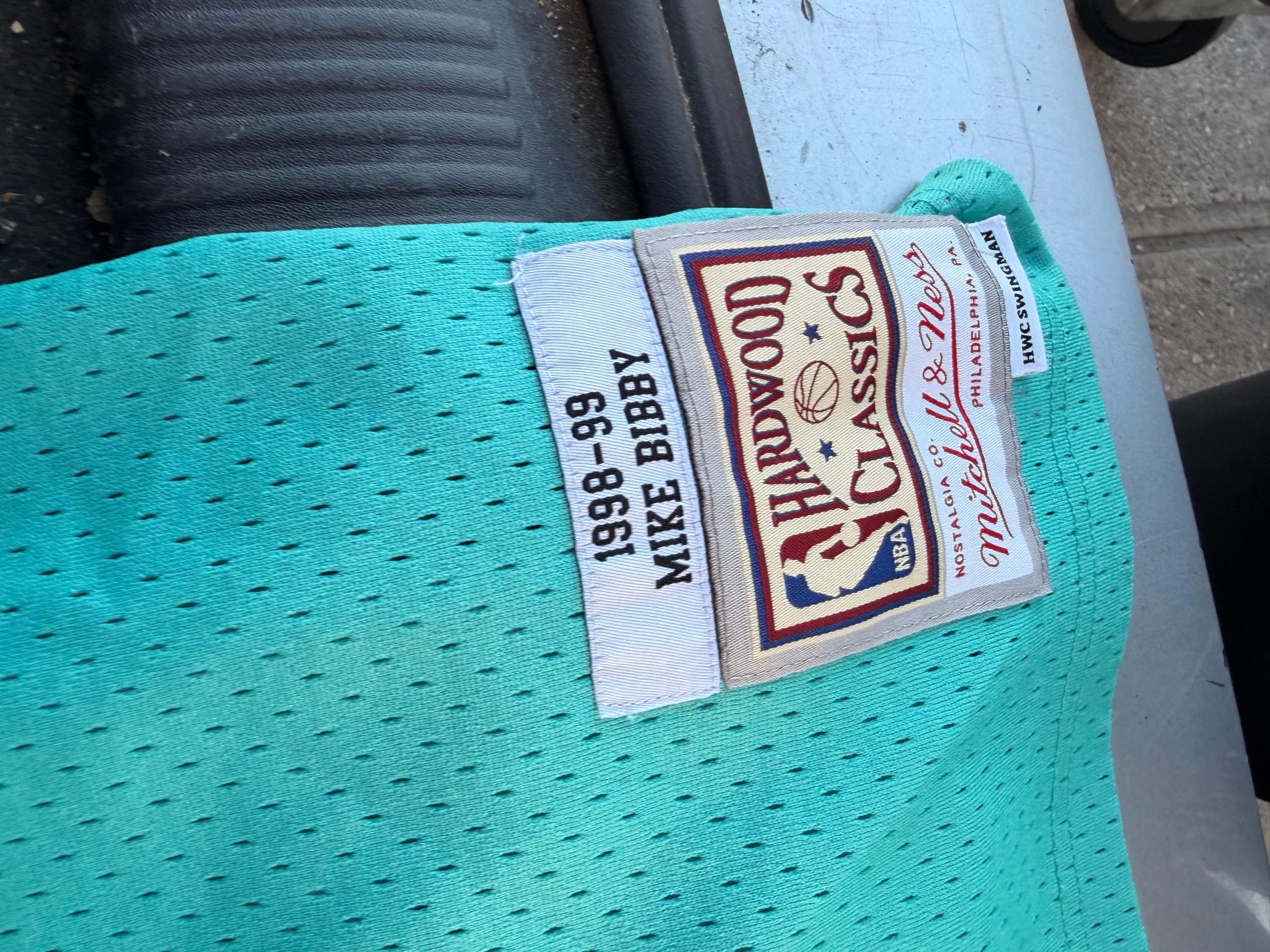 Mitchell & Ness Teal Vancouver Grizzlies Mike Bibby Swingman Jersey thumbnail 5