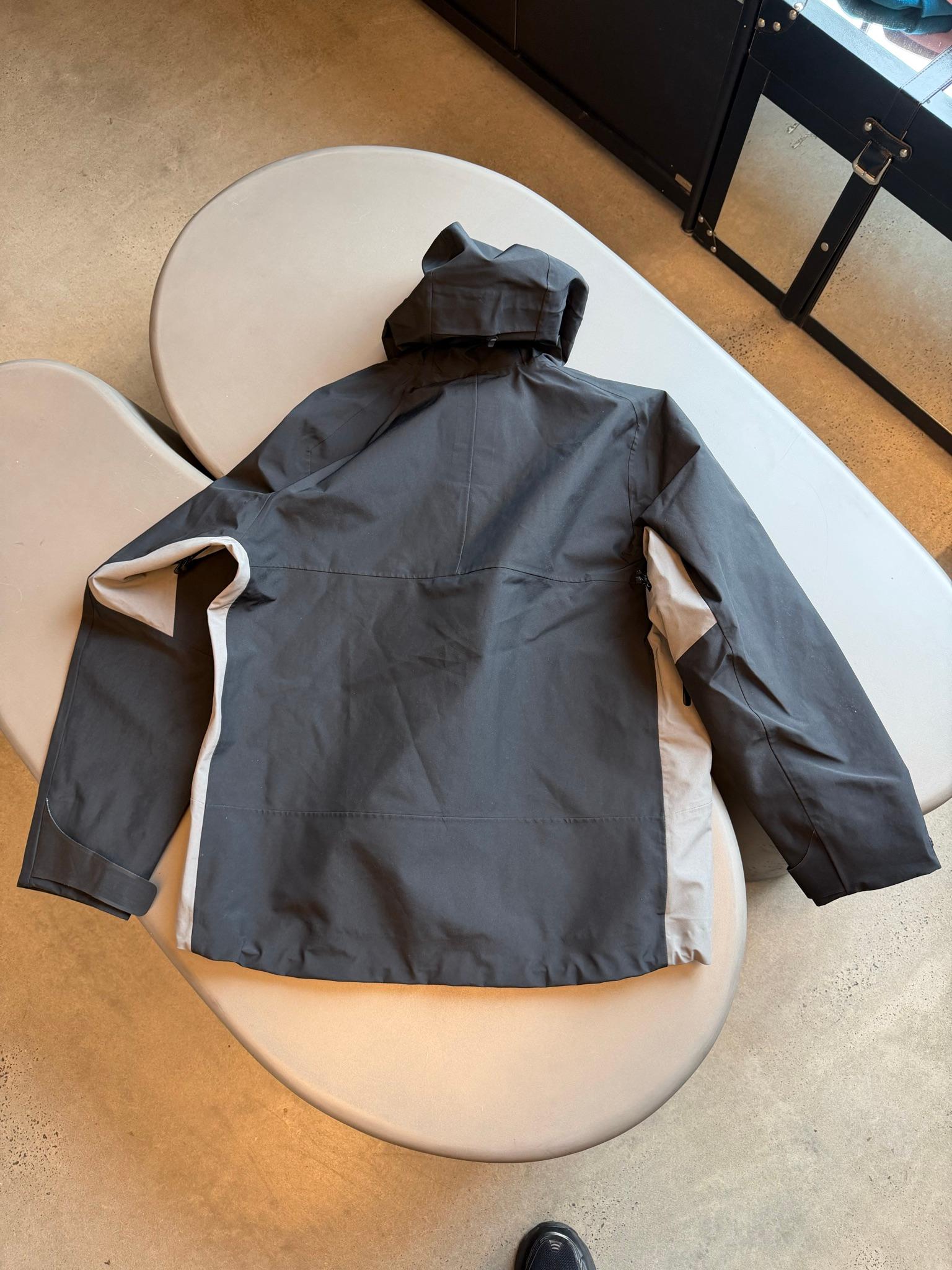 Descente ALLTERRAIN x JJJound 2025 Hardshell Jacket Black (Size L) thumbnail 8