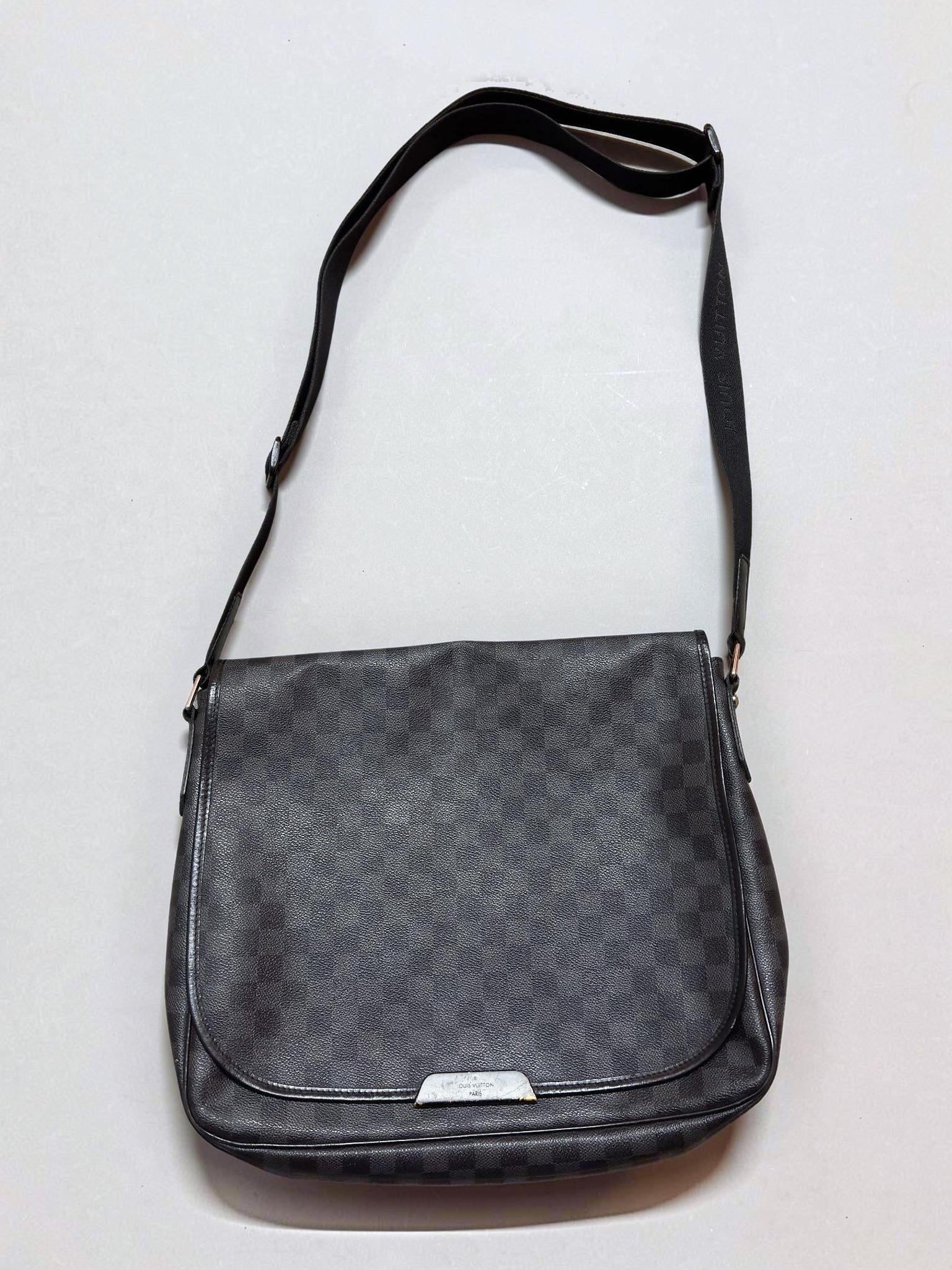 Louis Vuitton Damier Graphite Messenger Bag
