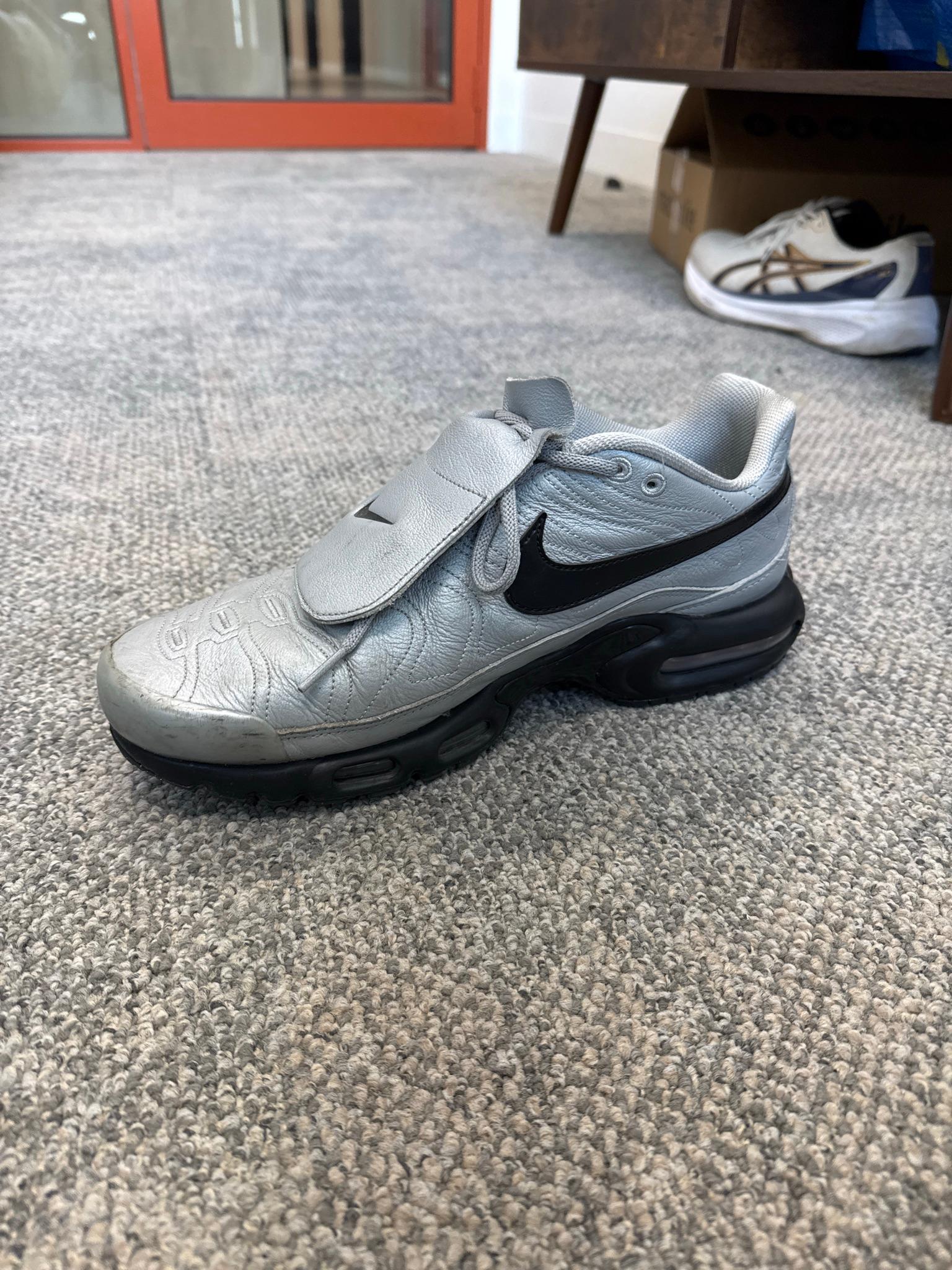 nike sneakers UK 10