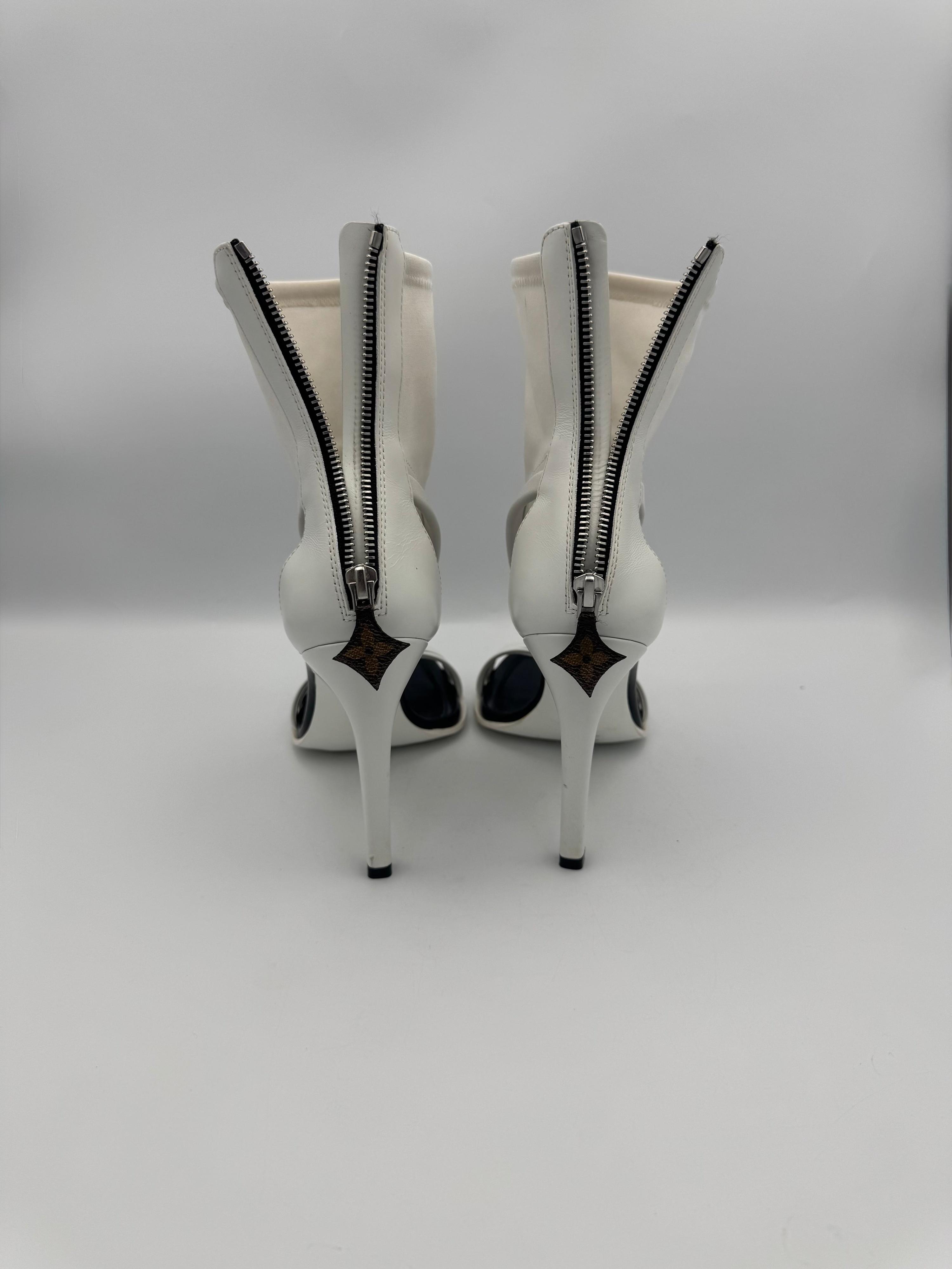 LOUIS VUITTON White Cutout Heels Size 38 thumbnail 7