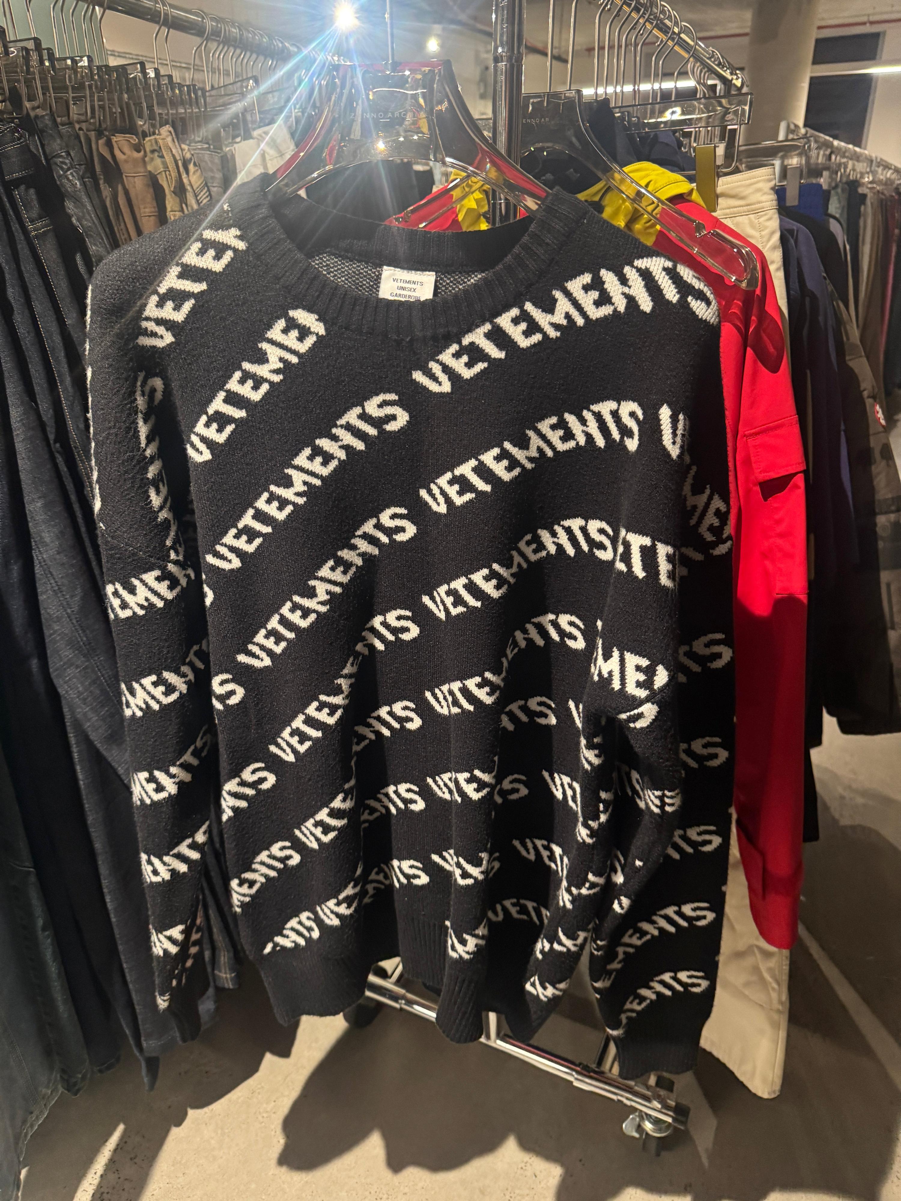 Vetements Monogram Logo-Intarsia Merino Wool Sweater Black / White (Size L)