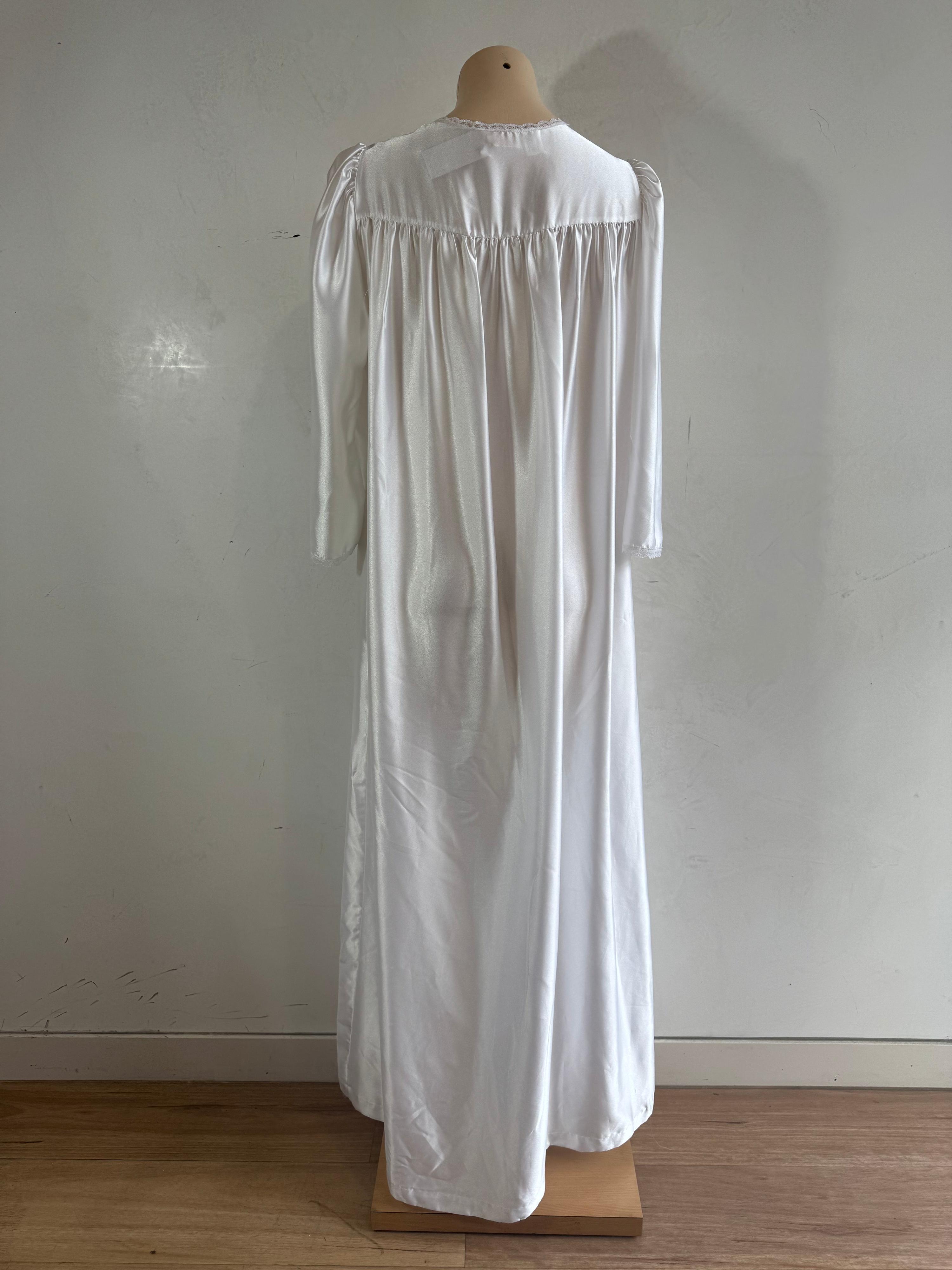 Vintage Barbizon white maxi robe - size S thumbnail 5