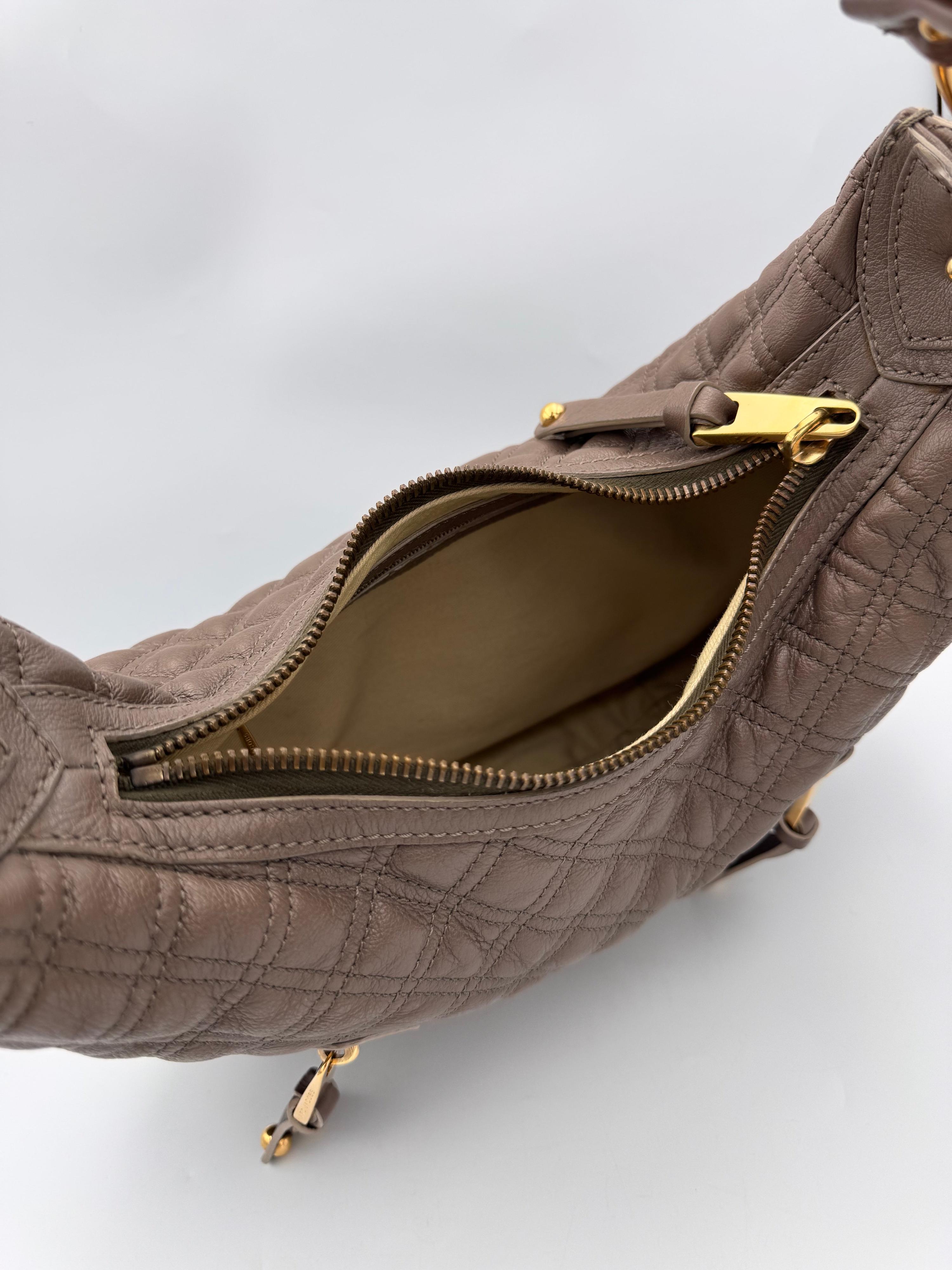 MARC JACOBS Hobo Banana Calf Leather Bag in Mouse thumbnail 20