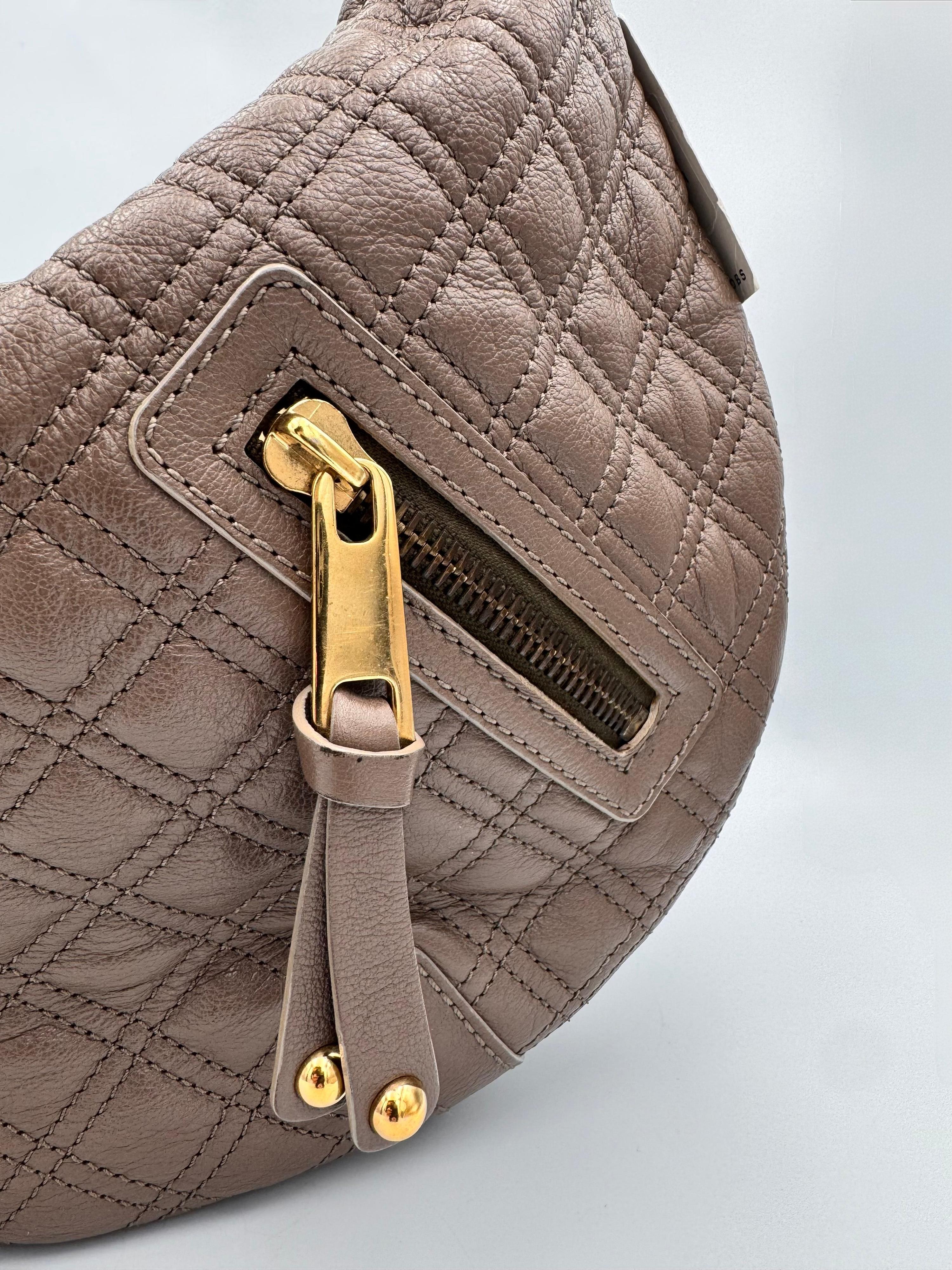 MARC JACOBS Hobo Banana Calf Leather Bag in Mouse thumbnail 5