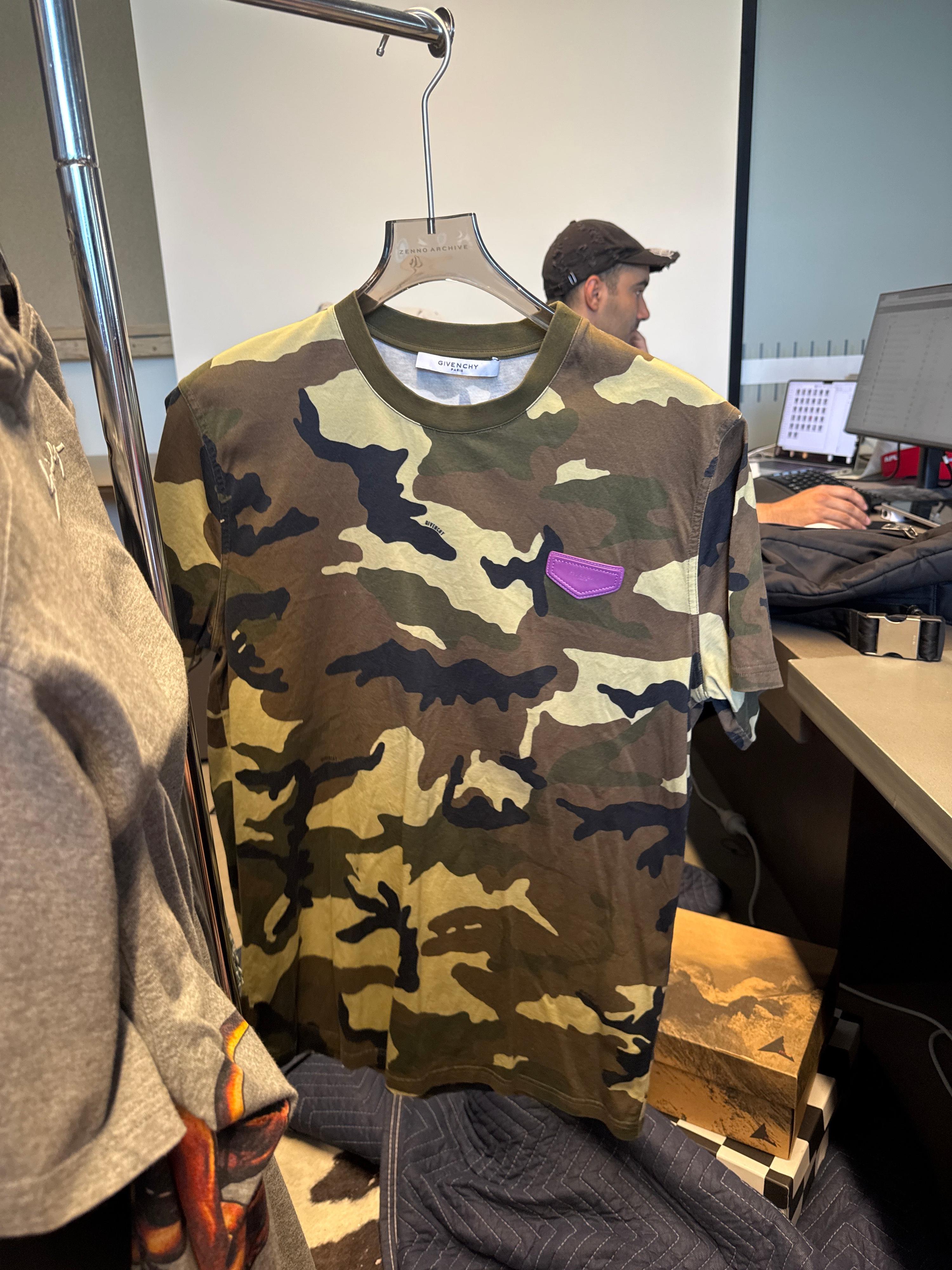 Givenchy Leather Plaque T-Shirt Camo (Size M)