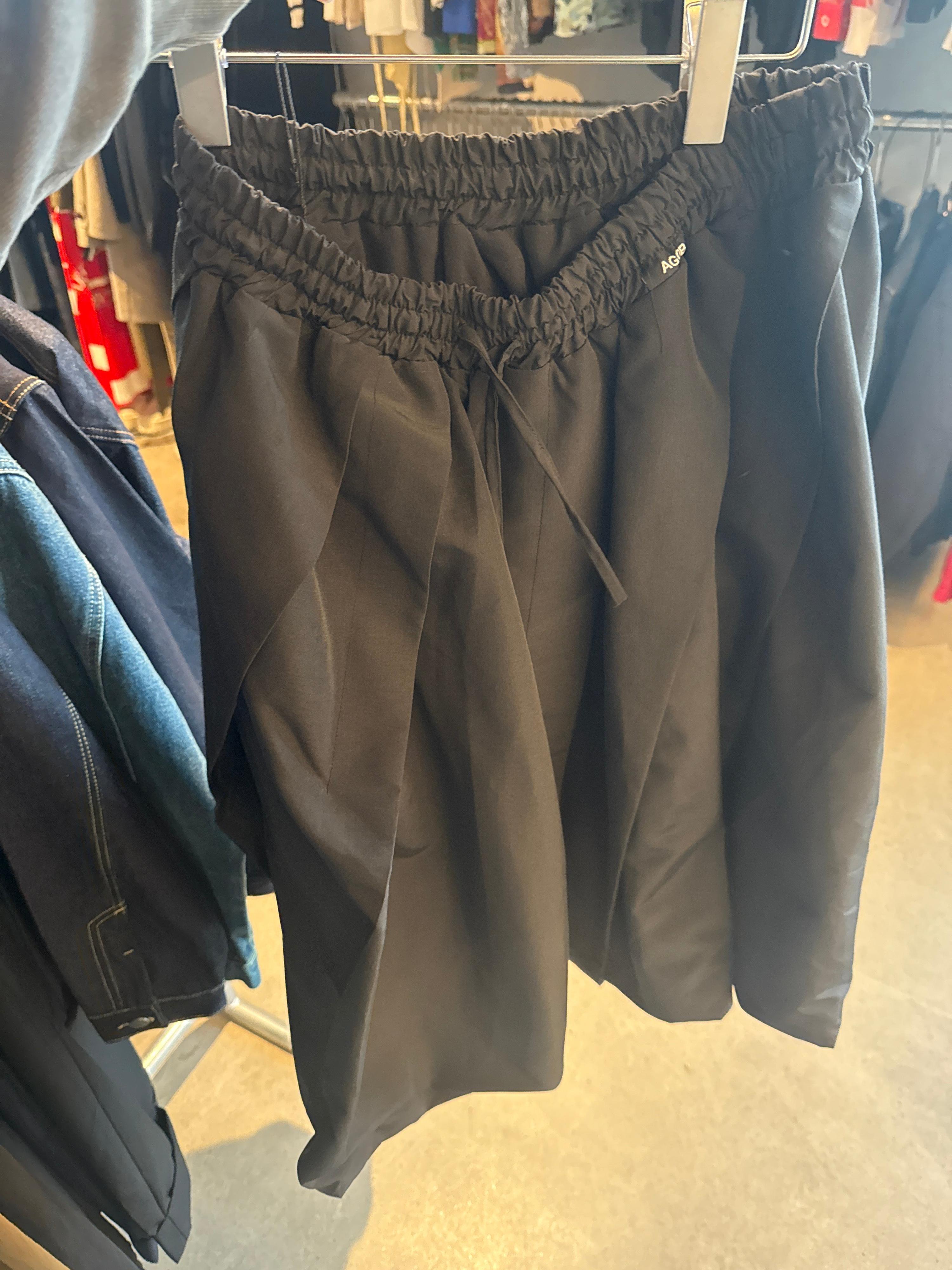 A Glimpse Of Beauty Puff Nylon Skirt Black