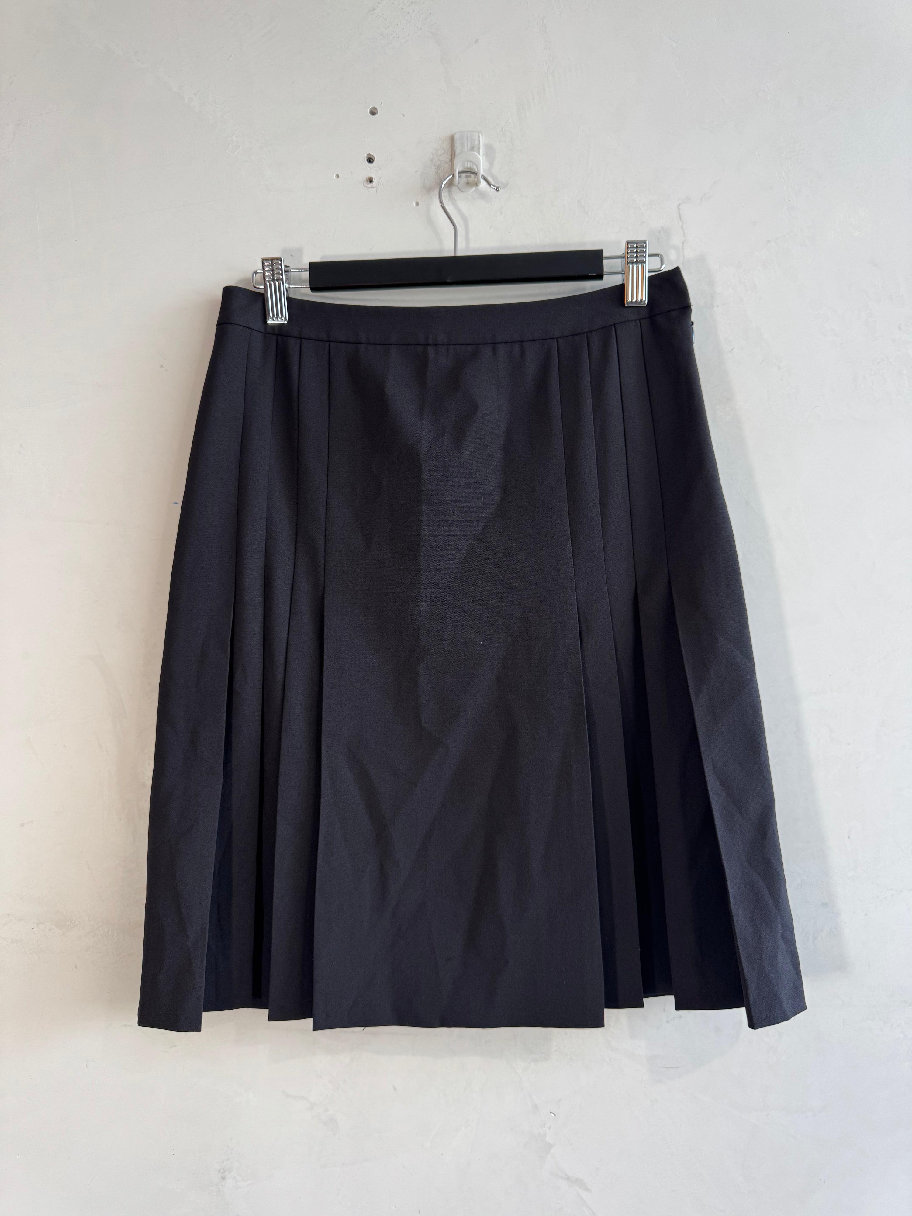 G2000 Black Pleated Skirt - size 9
