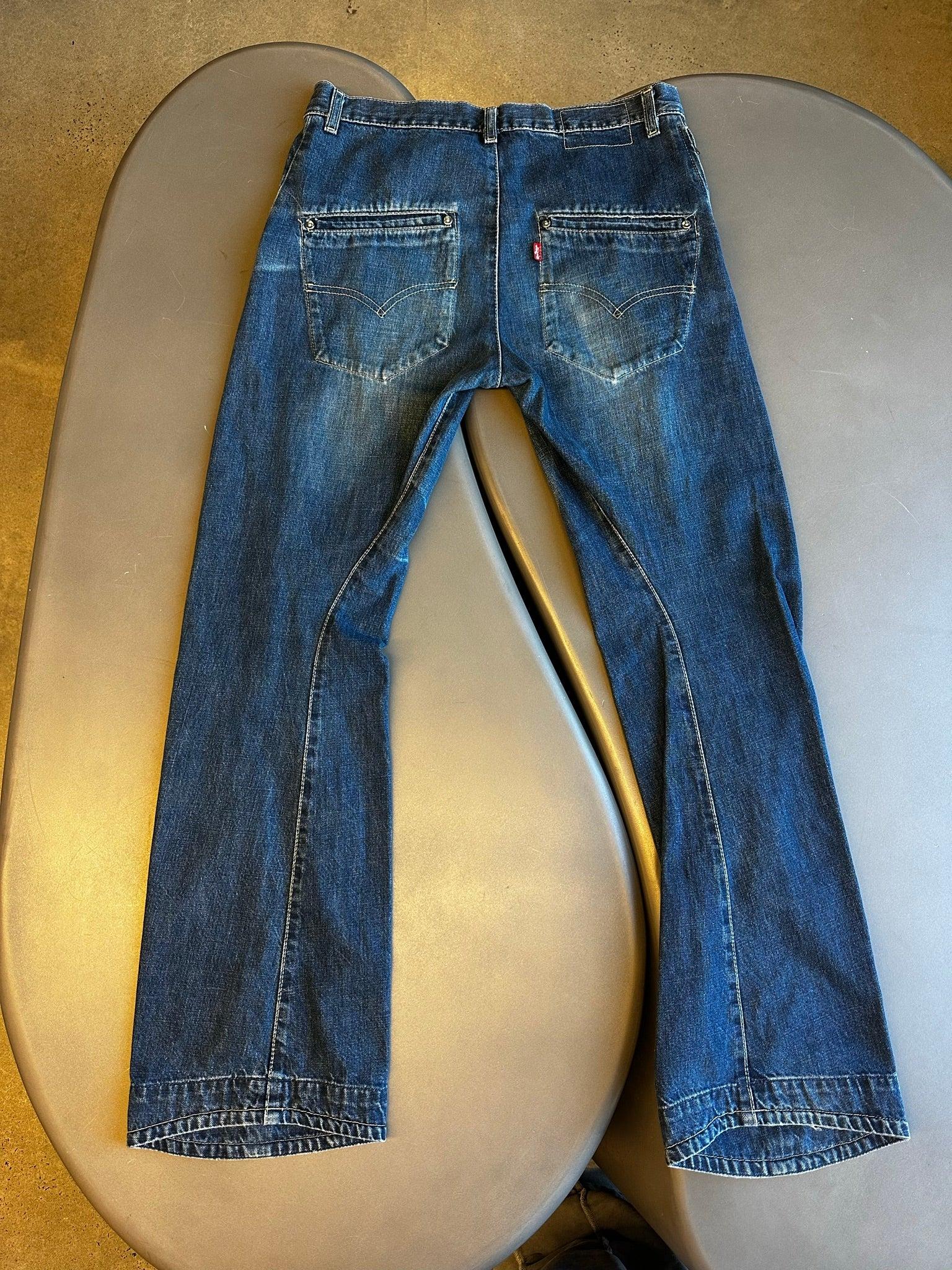 Levi's Engineered 2003 Twisted Seam Washed Denim Jeans Blue 10007 1651 (Size 32”) thumbnail 2