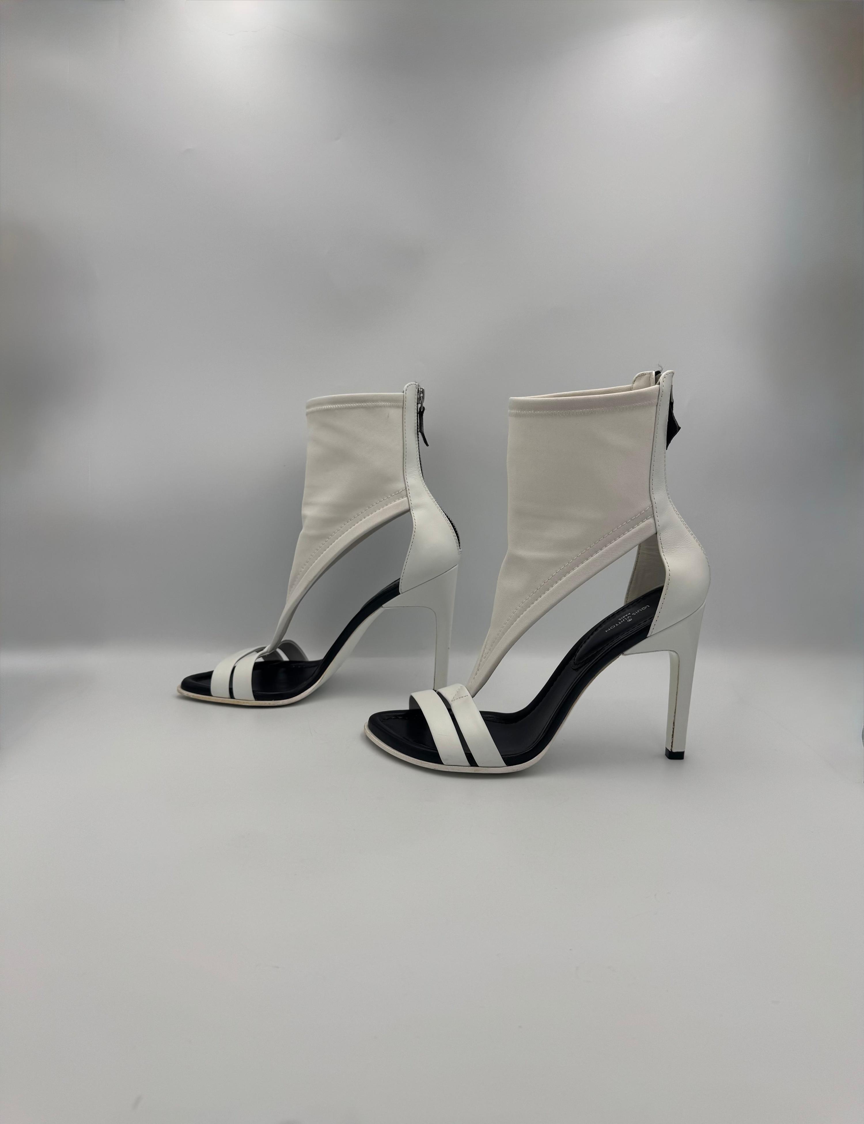 LOUIS VUITTON White Cutout Heels Size 38 thumbnail 5
