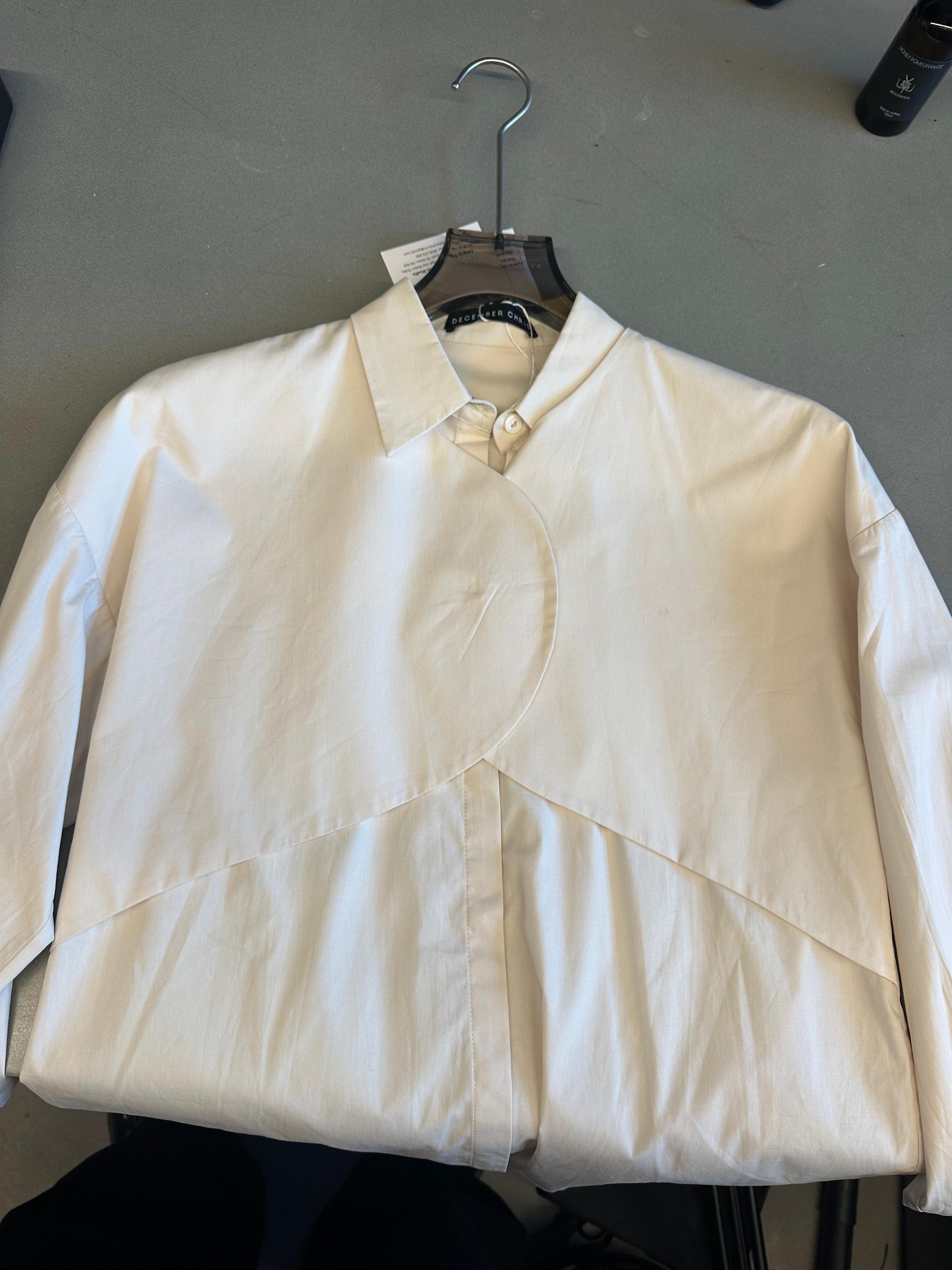 December Chris Petal-Layered Shirt Cream (Size M Womens)