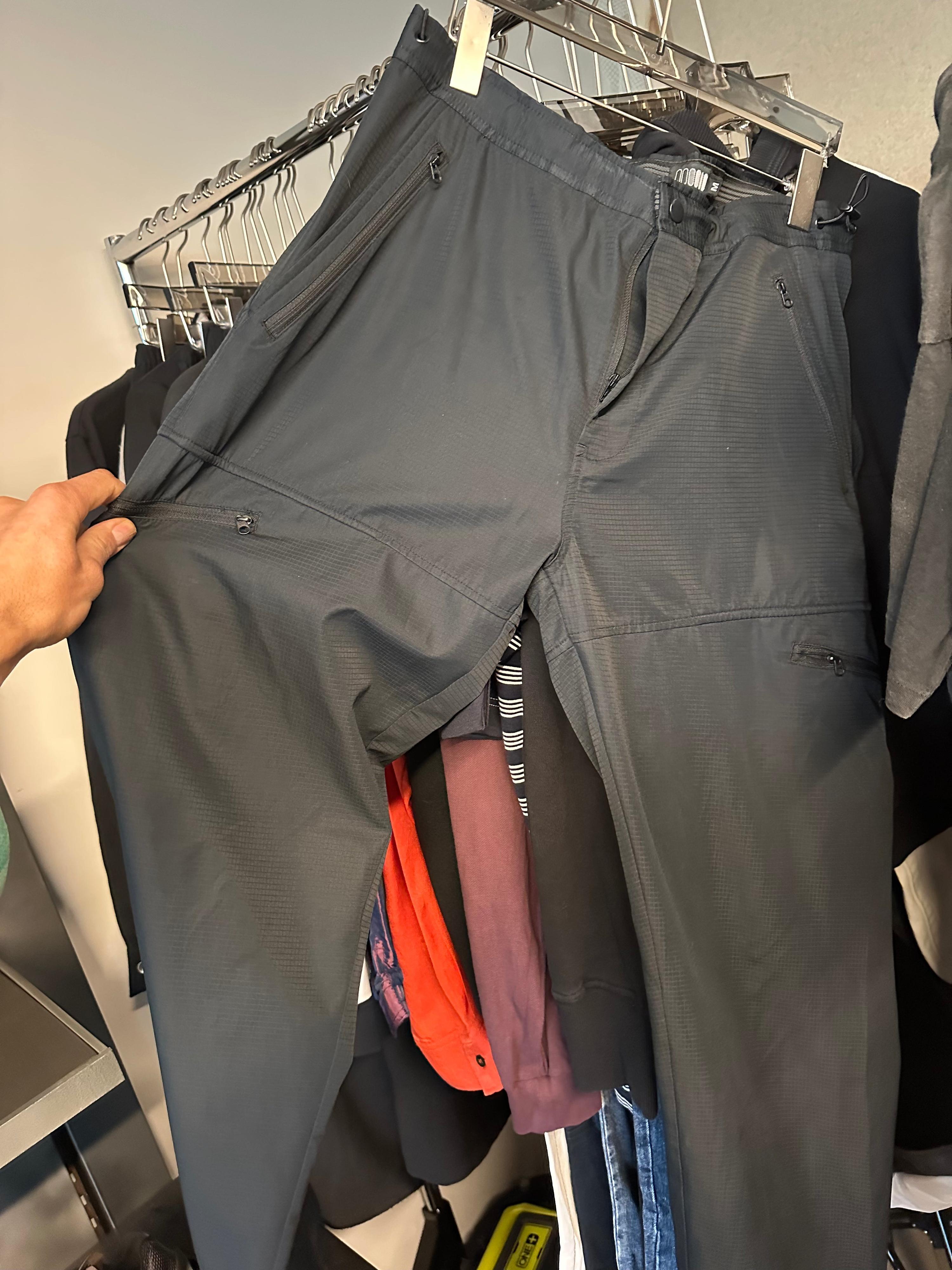 Standard Format 8PKT Technical Cargo Pants Black (Size M)