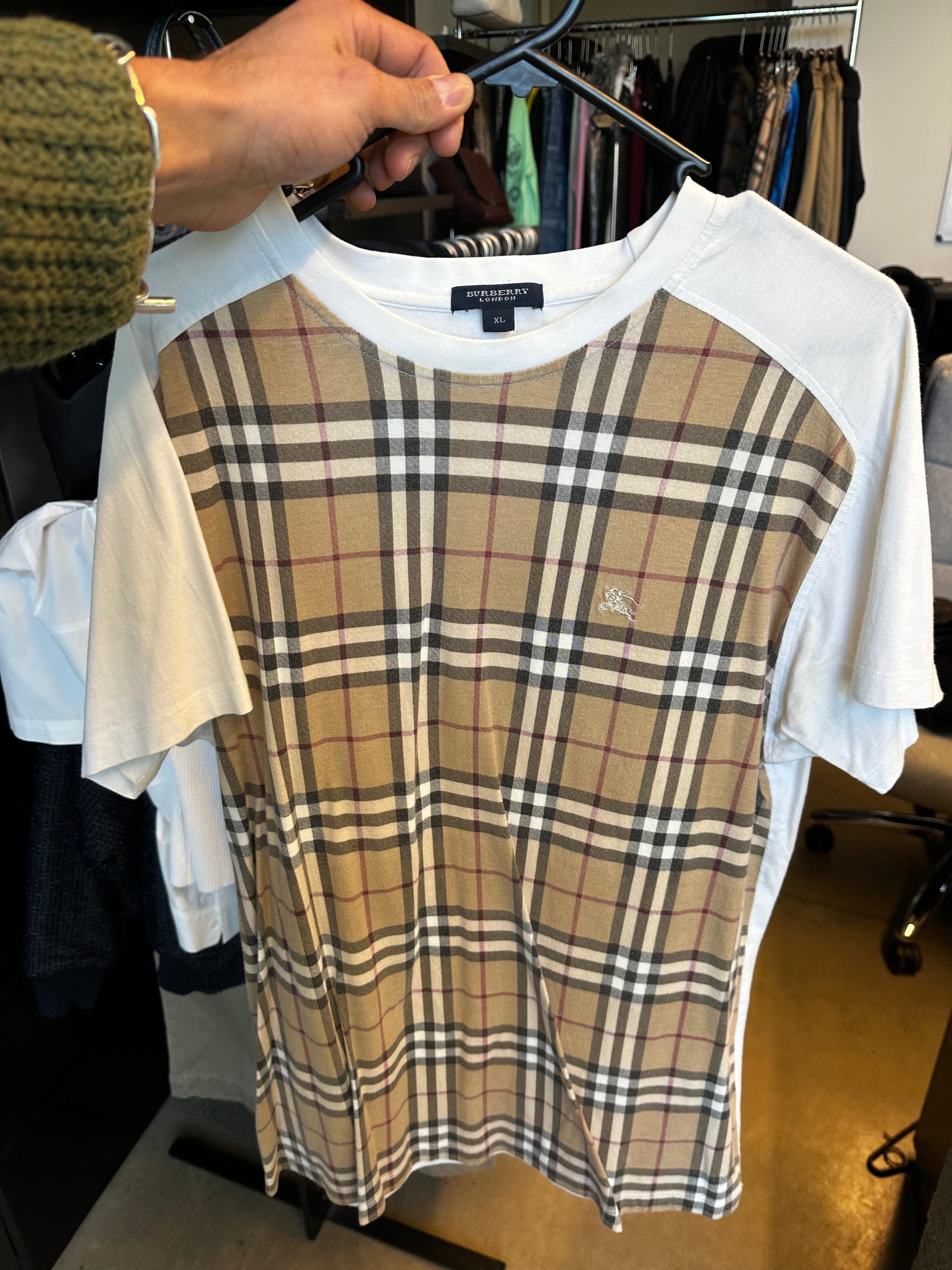 Burberry Vintage Nova Check T-Shirt Black (Size XL)