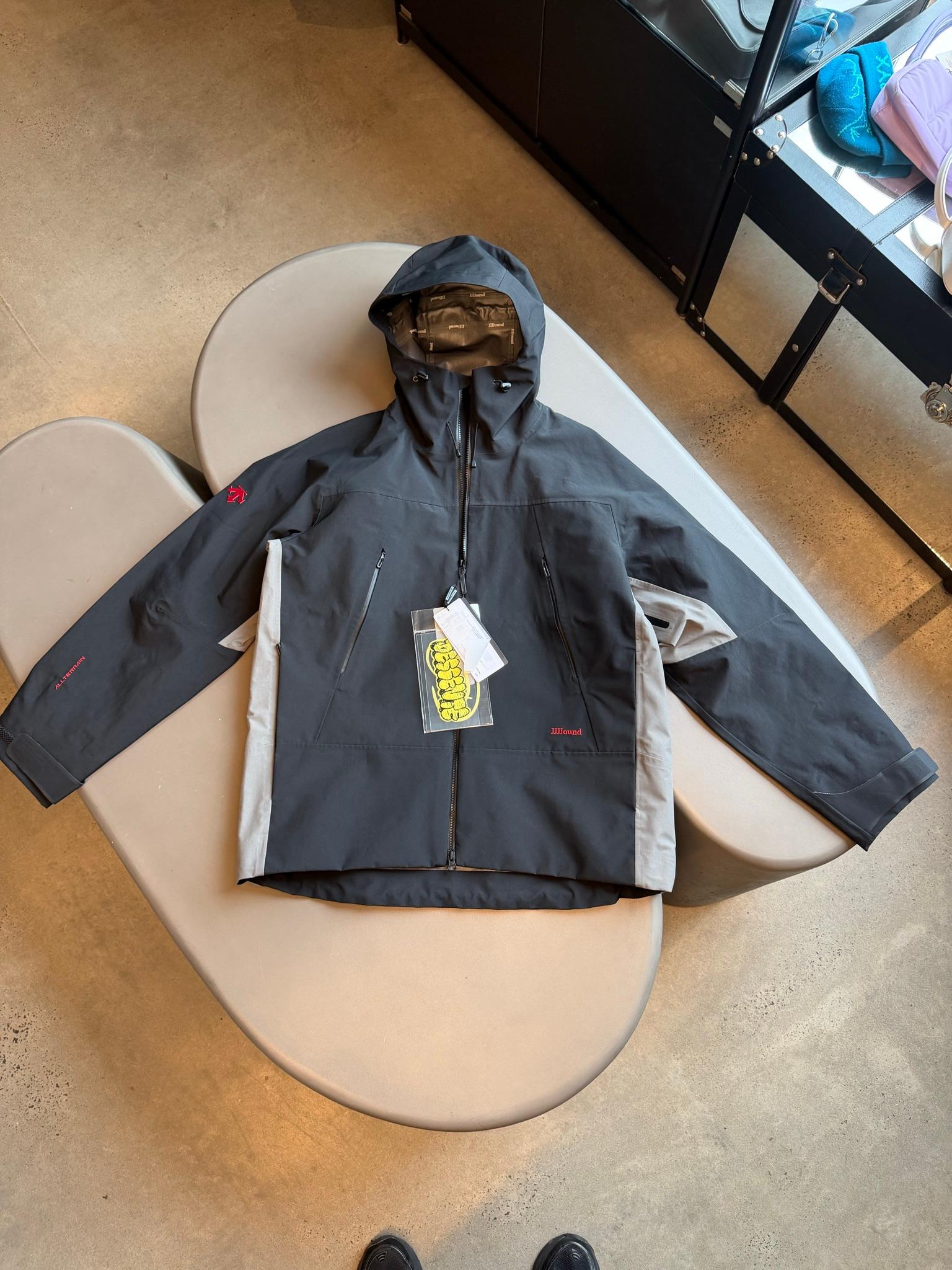 Descente ALLTERRAIN x JJJound 2025 Hardshell Jacket Black (Size L)