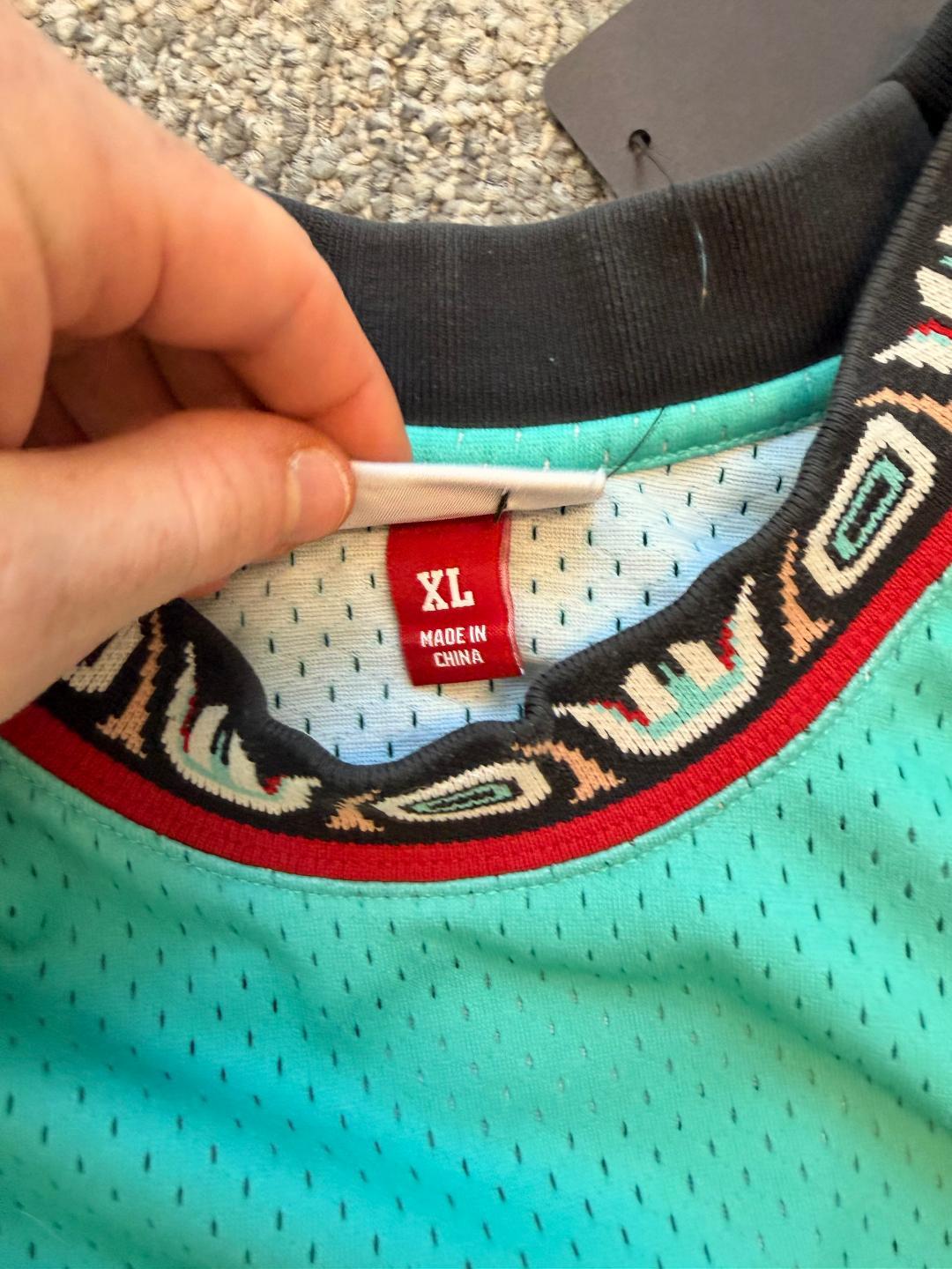 mitchell & ness jersey - mens XL thumbnail 2